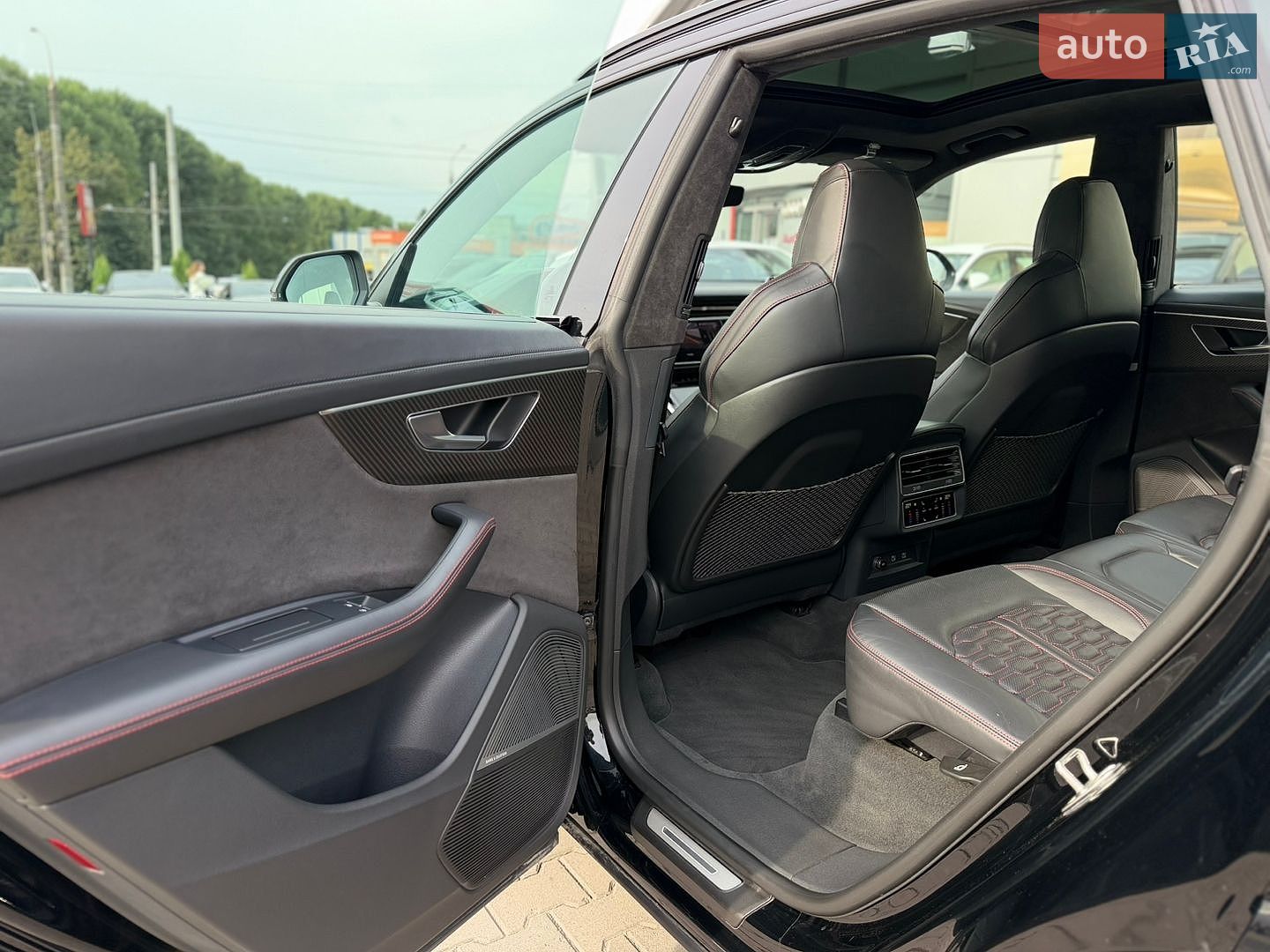 Audi RS Q8 2020 VIN WUAZZZF1XMD001174 фото оголошення 27 з 43