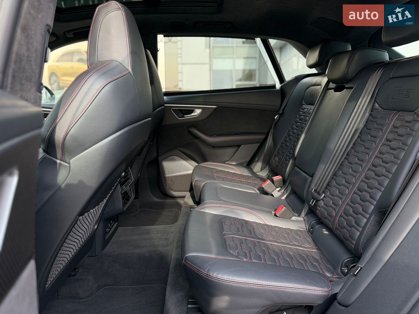 Audi RS Q8 2020 VIN WUAZZZF1XMD001174 фото оголошення 31 з 43