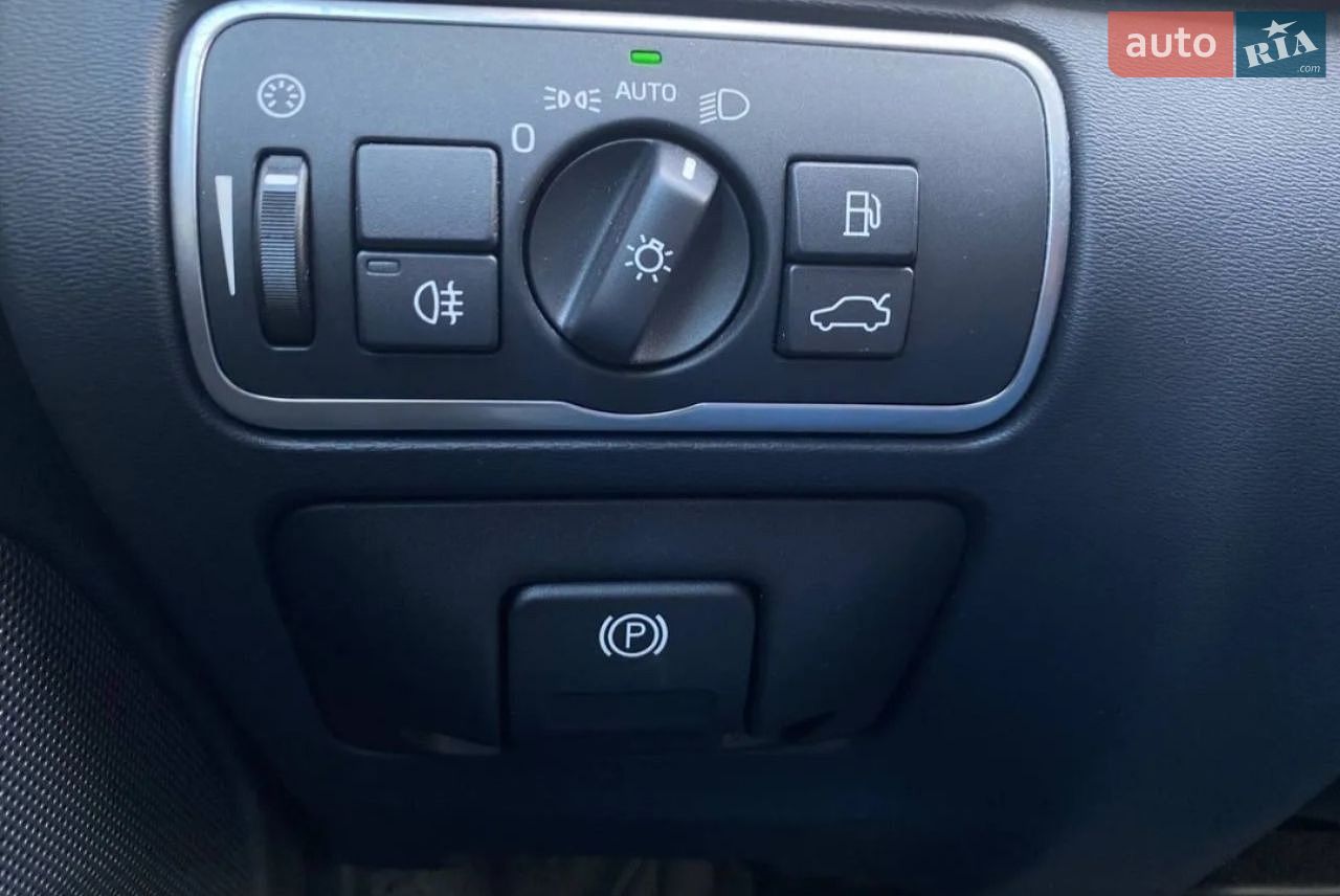Volvo S60 2016 VIN YV126MFK8G2411095 фото оголошення 15 з 28