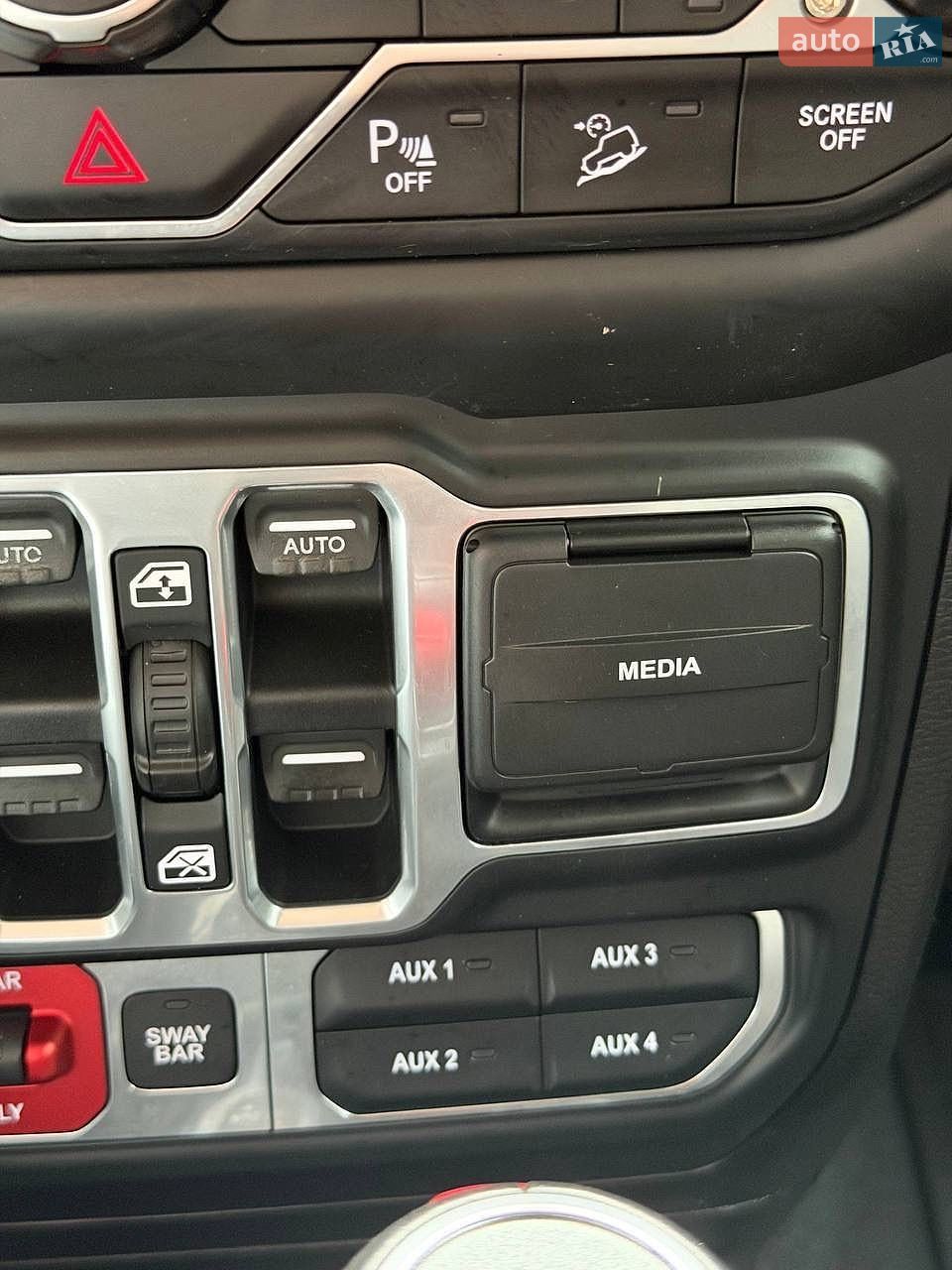 Jeep Wrangler 2018 VIN 1C4HJXFG5JW176831 фото оголошення 73 з 83