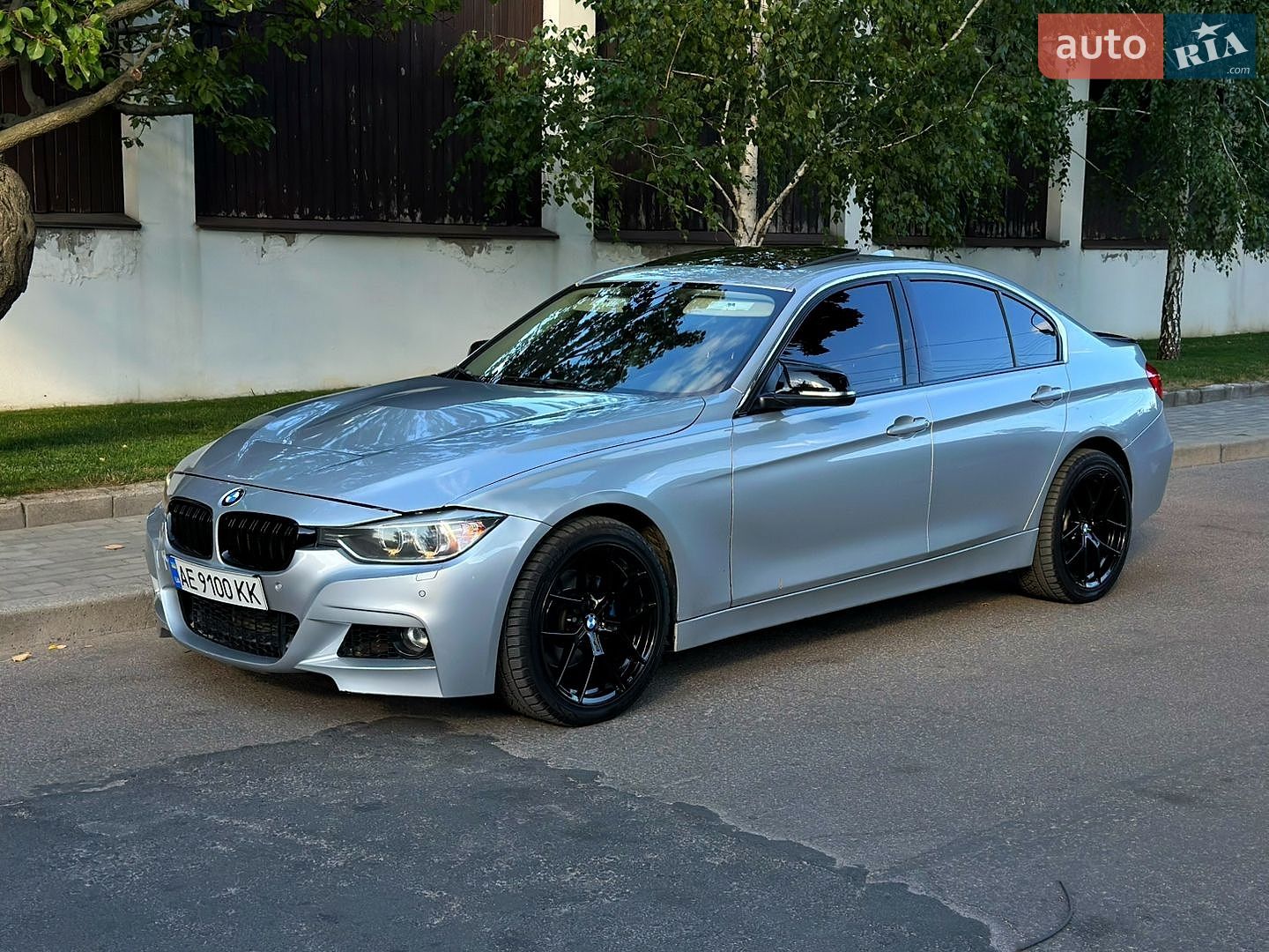 BMW 328I 2011 VIN WBA3A5C52CF256461 фото оголошення 2 з 17