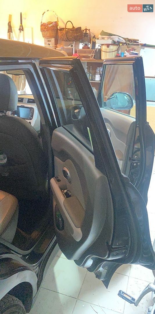 Kia Soul 2015 VIN KNAJX81EFG7010771 фото оголошення 10 з 16