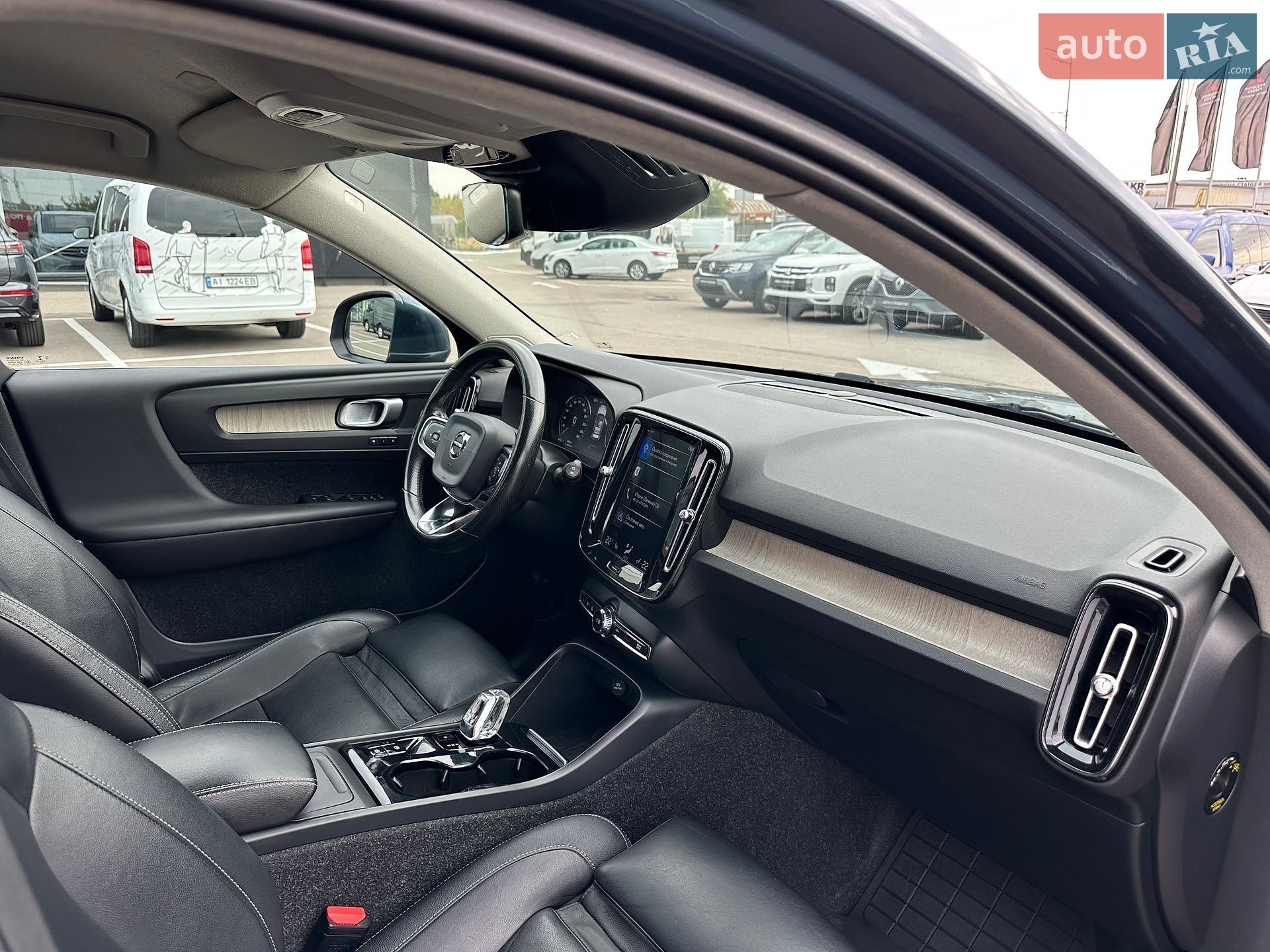 Volvo XC40 2019 VIN YV1XZ72BCK2147218 фото оголошення 35 з 39