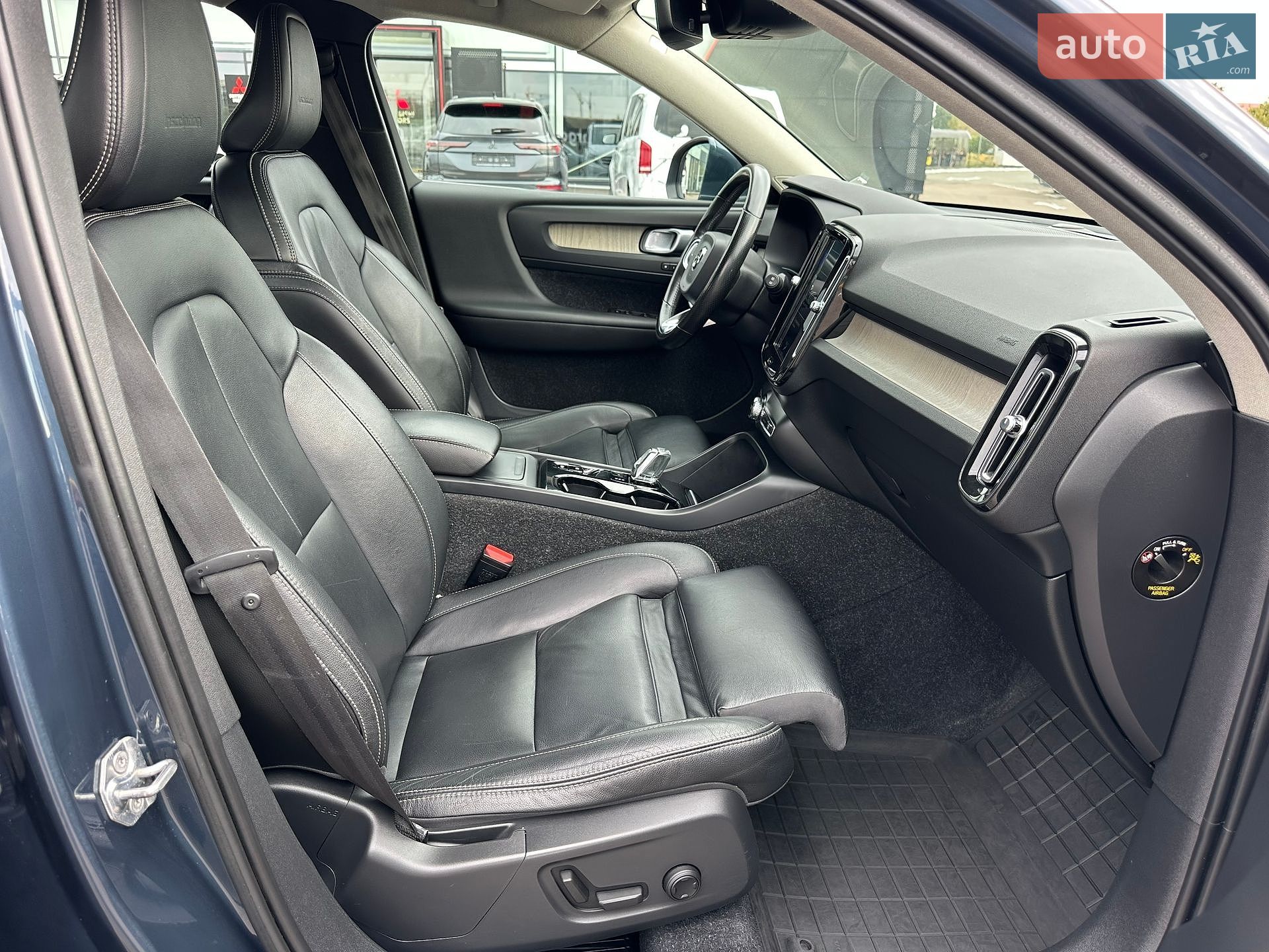 Volvo XC40 2019 VIN YV1XZ72BCK2147218 фото оголошення 34 з 39