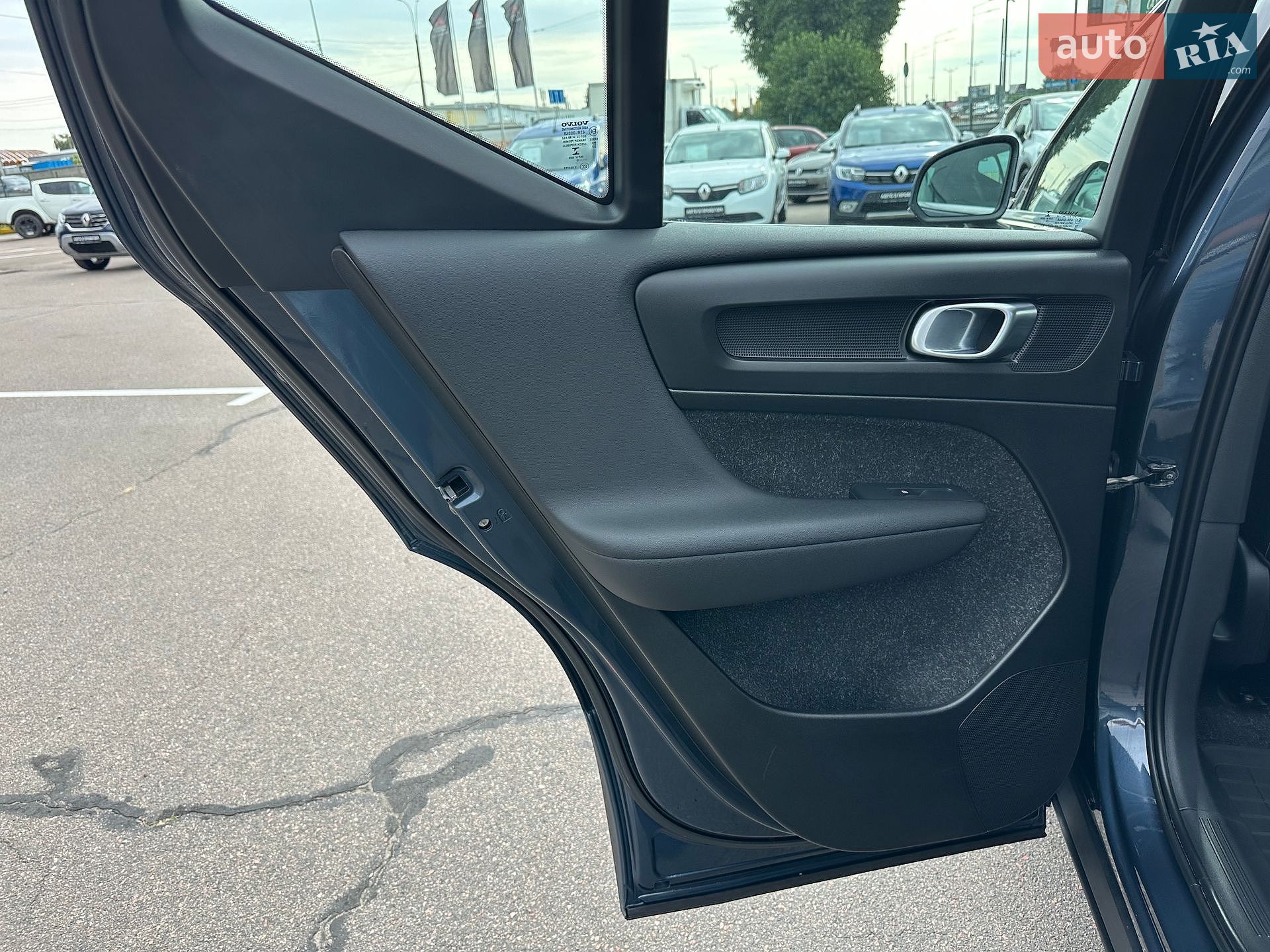 Volvo XC40 2019 VIN YV1XZ72BCK2147218 фото оголошення 36 з 39