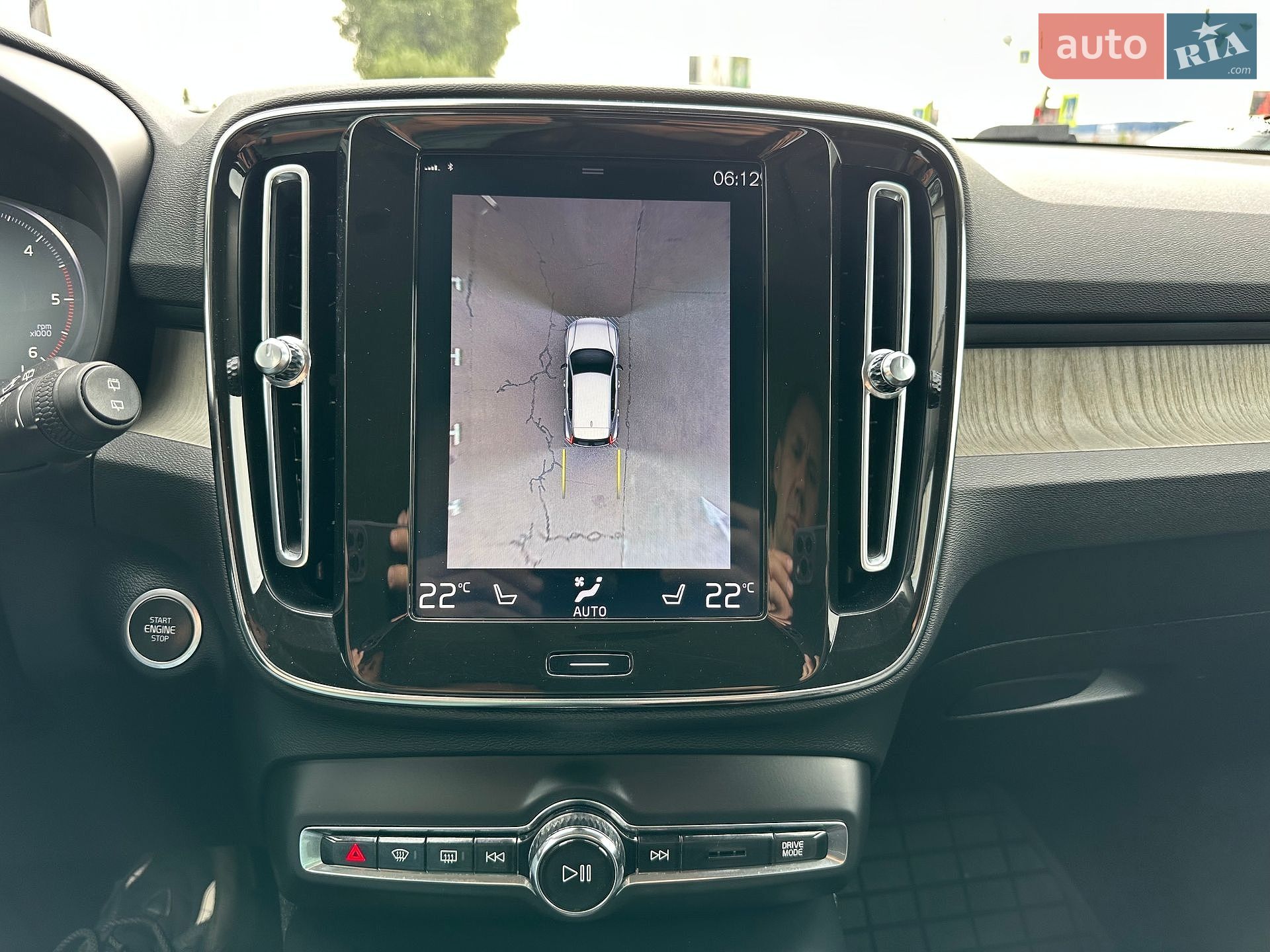 Volvo XC40 2019 VIN YV1XZ72BCK2147218 фото оголошення 27 з 39