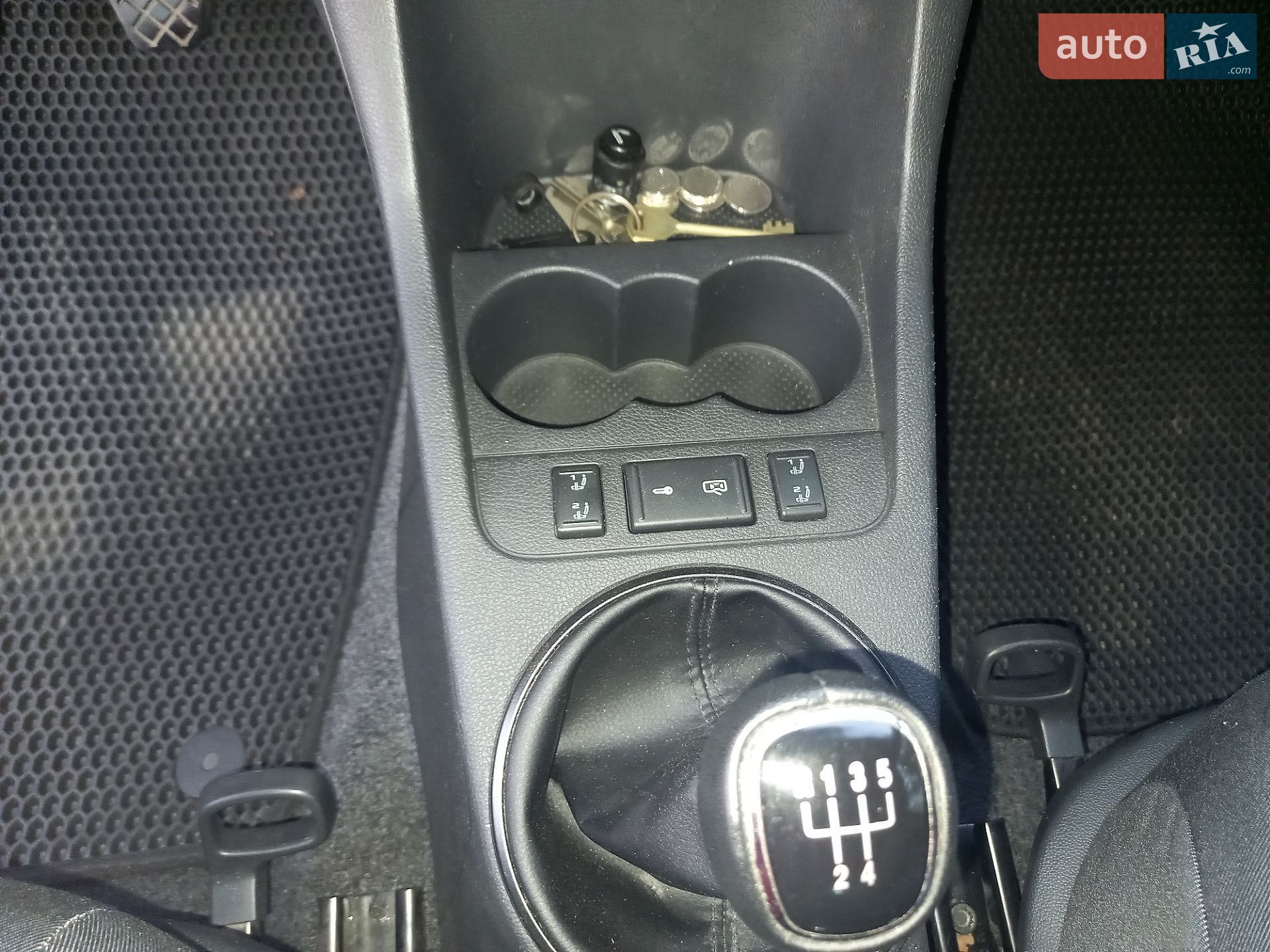 Skoda Fabia 2009 VIN TMBGD65JX93157439 фото оголошення 10 з 21