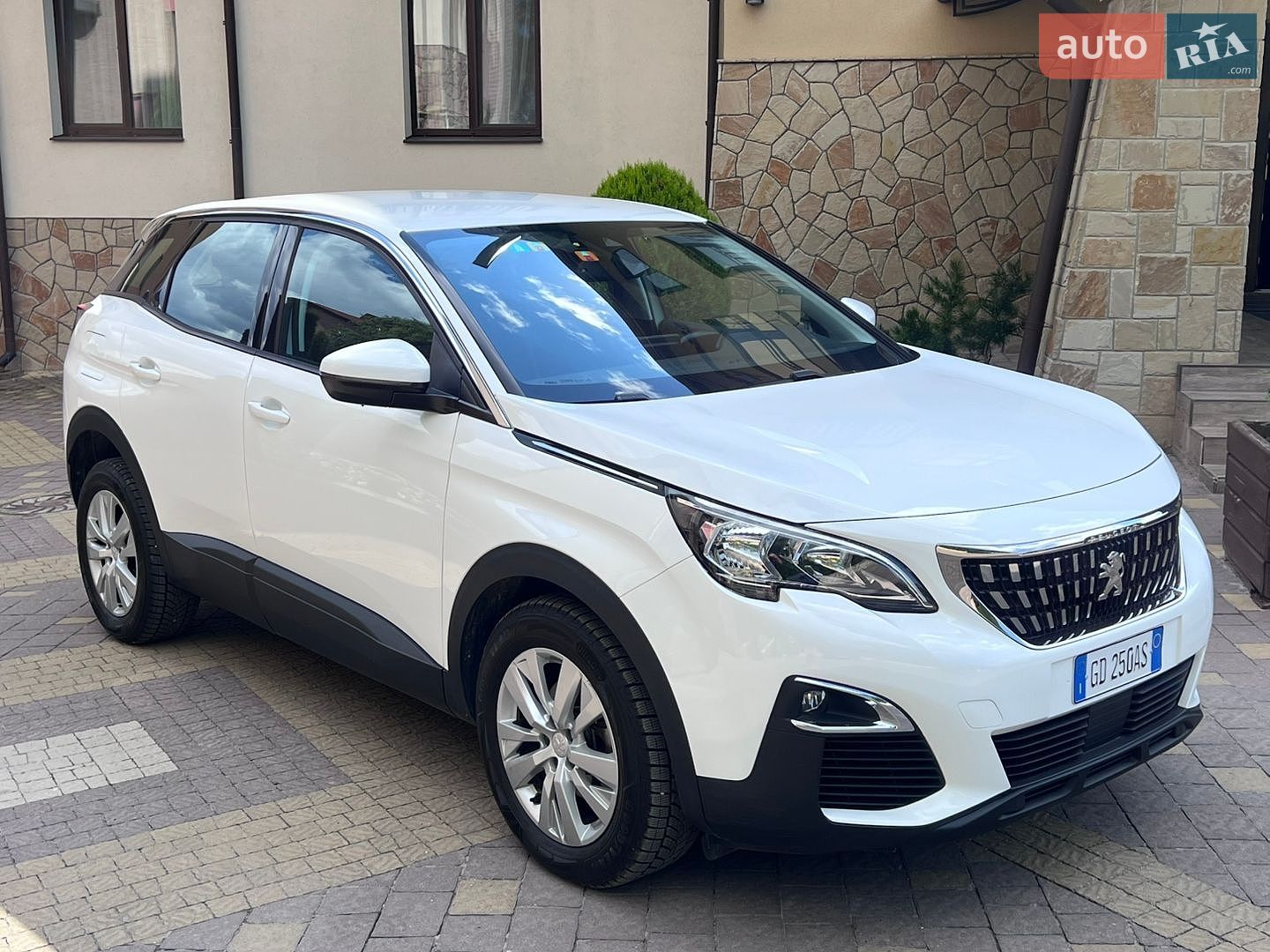 Peugeot 3008 2020 VIN VF3MCYHZRLS235837 фото оголошення 2 з 51