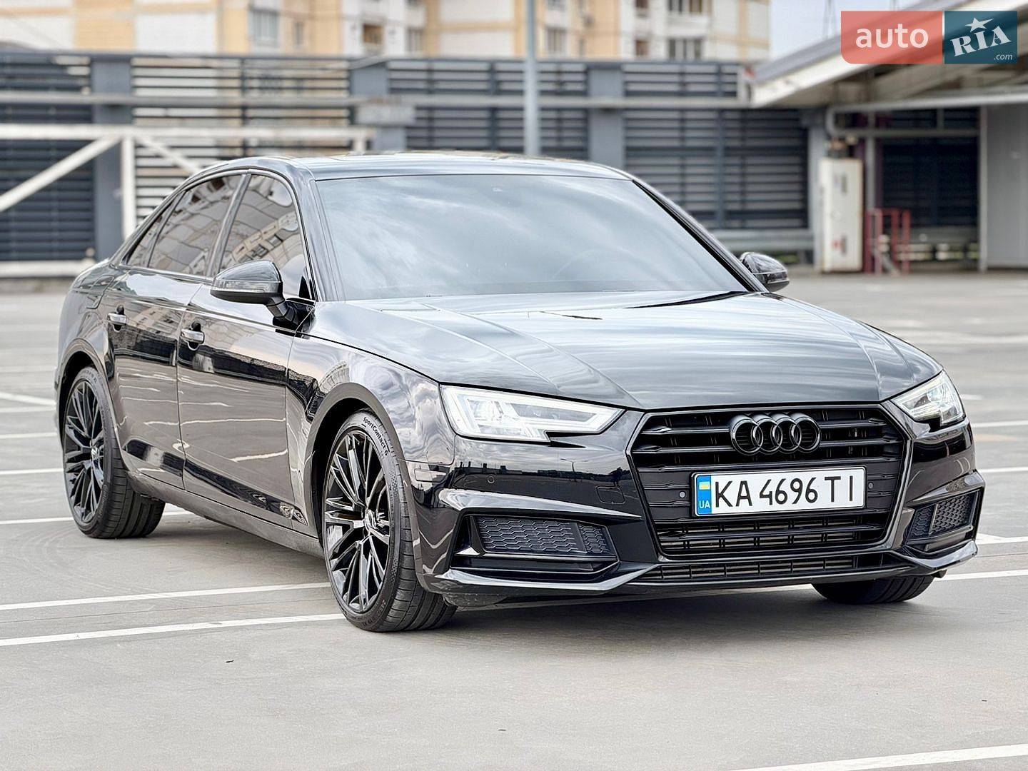 Audi A4 2019 VIN WAUHMAF41KA062623 фото оголошення 5 з 39
