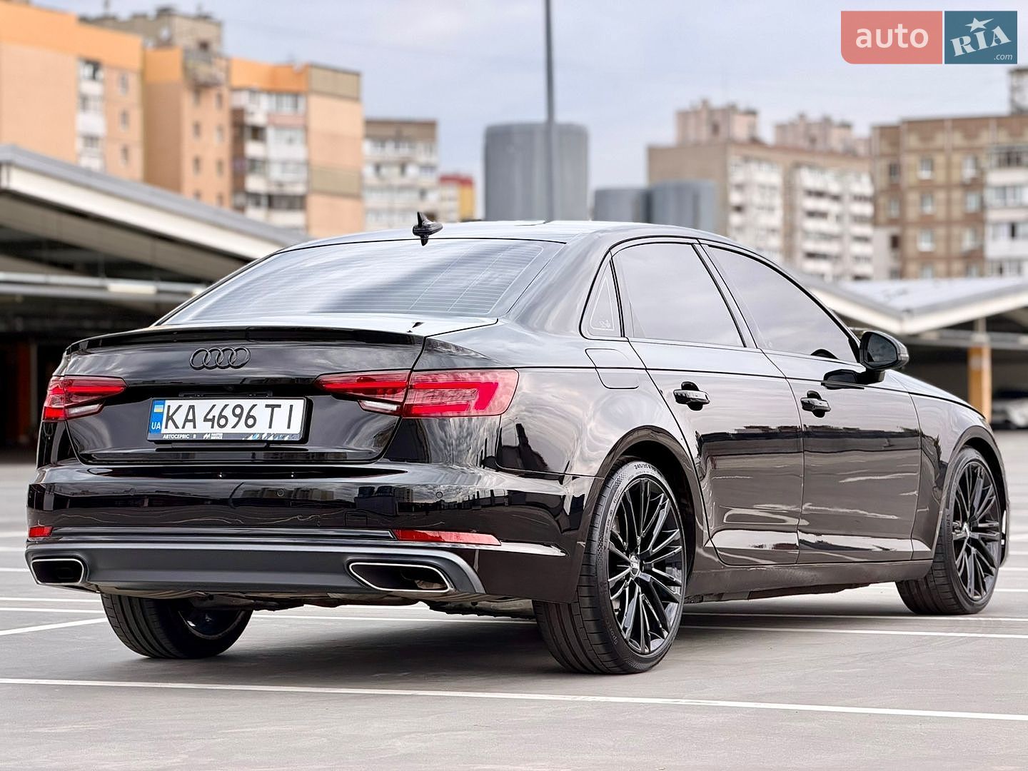 Audi A4 2019 VIN WAUHMAF41KA062623 фото оголошення 7 з 39
