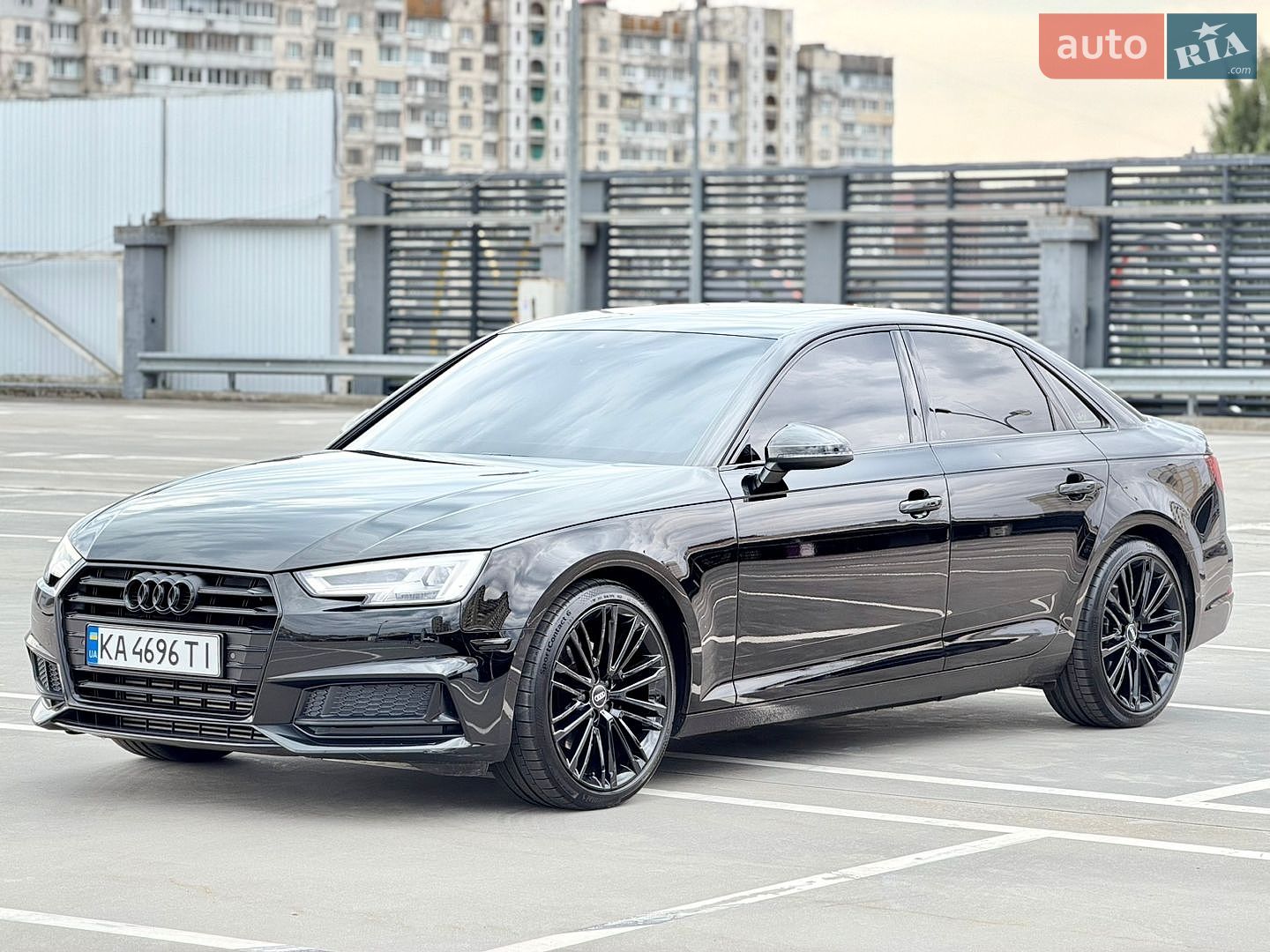 Audi A4 2019 VIN WAUHMAF41KA062623 фото оголошення 11 з 39