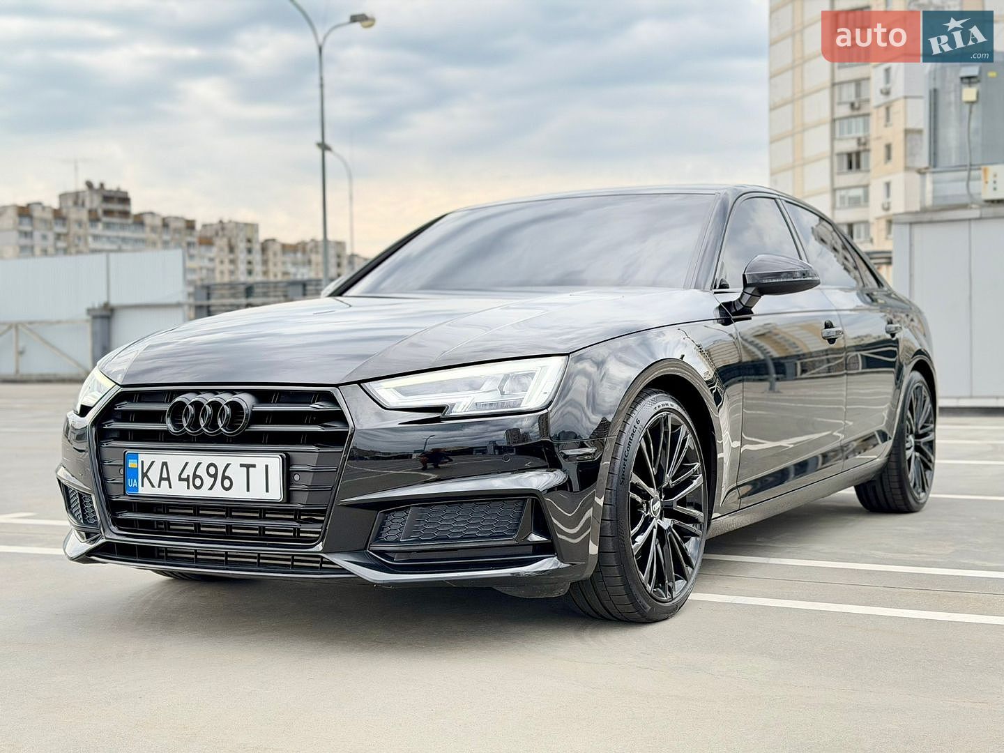 Audi A4 2019 VIN WAUHMAF41KA062623 фото оголошення 12 з 39