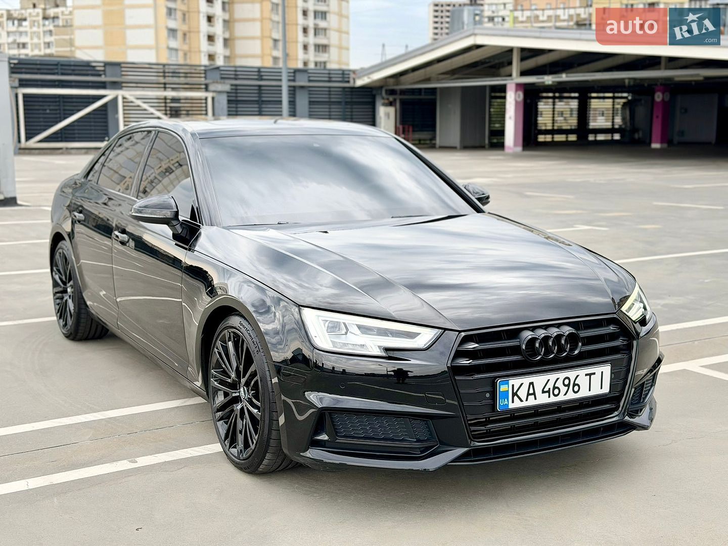 Audi A4 2019 VIN WAUHMAF41KA062623 фото оголошення 13 з 39