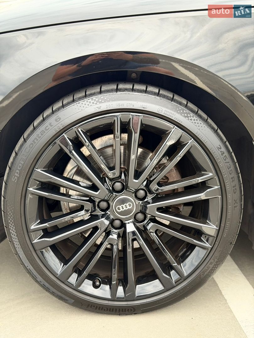 Audi A4 2019 VIN WAUHMAF41KA062623 фото оголошення 16 з 39