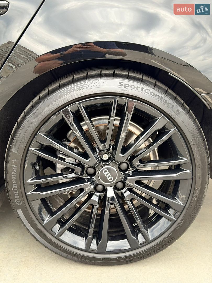 Audi A4 2019 VIN WAUHMAF41KA062623 фото оголошення 17 з 39