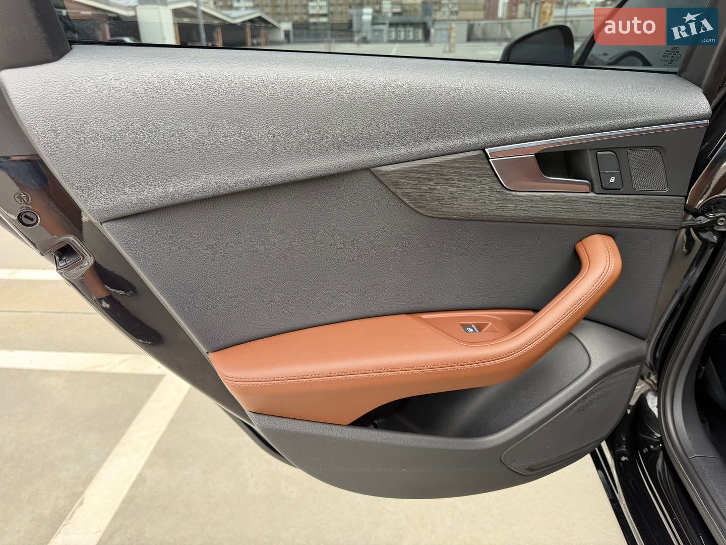 Audi A4 2019 VIN WAUHMAF41KA062623 фото оголошення 26 з 39