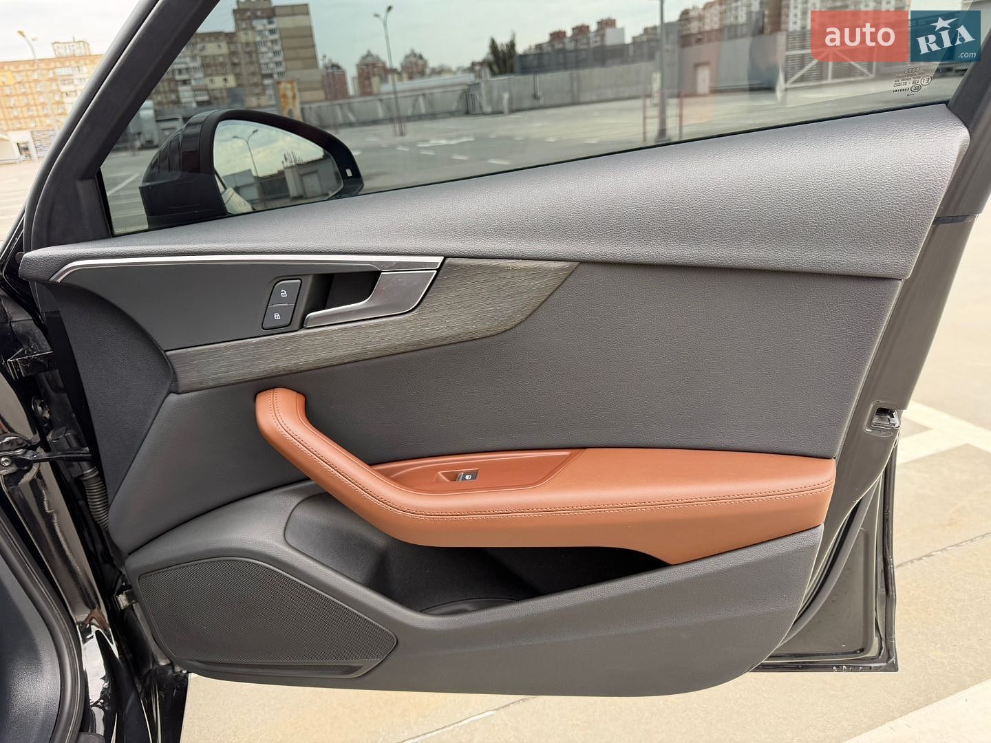Audi A4 2019 VIN WAUHMAF41KA062623 фото оголошення 37 з 39