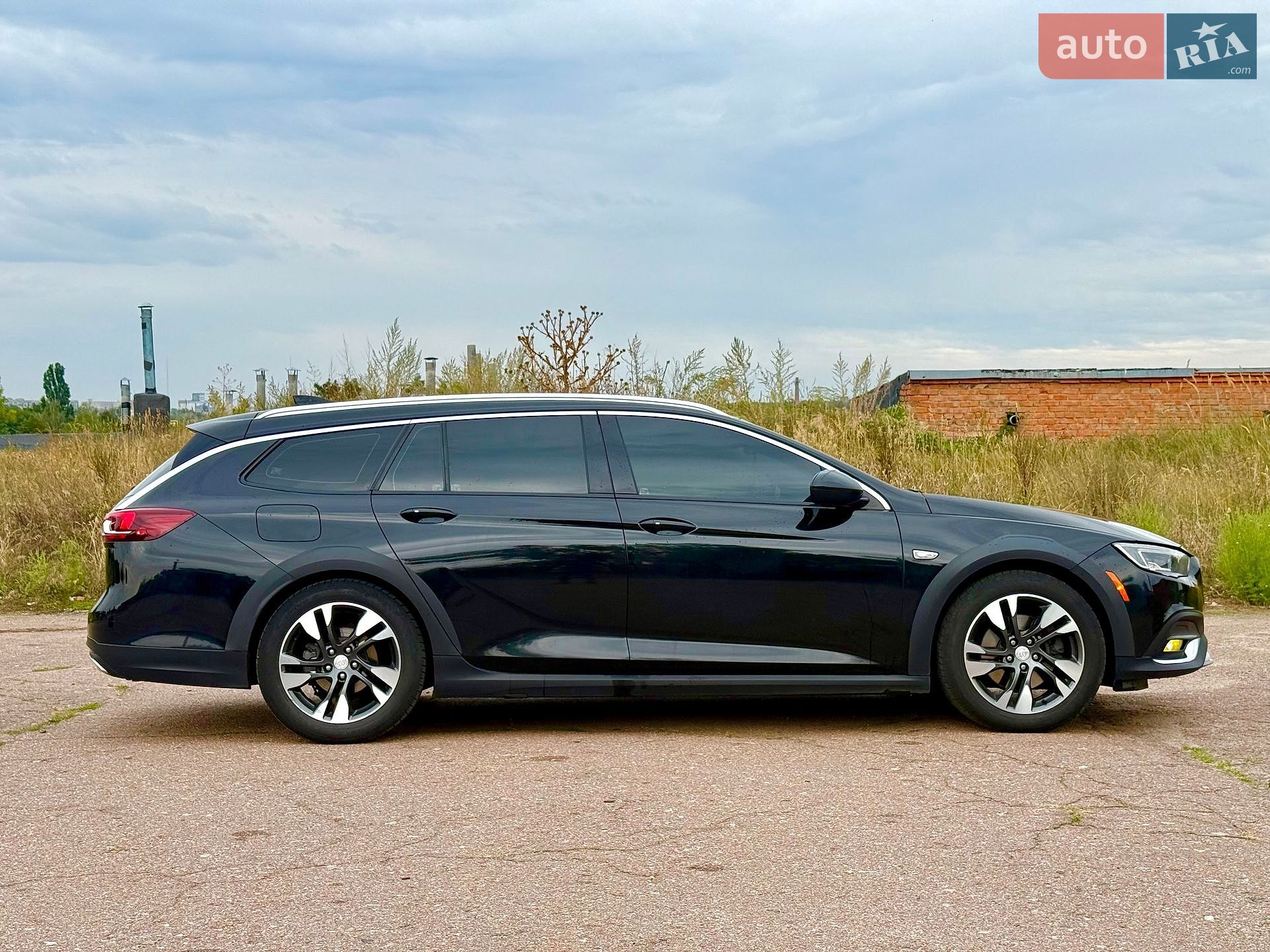 Buick Regal TourX 2018 VIN W04GU8SX6J1117499 фото оголошення 15 з 44