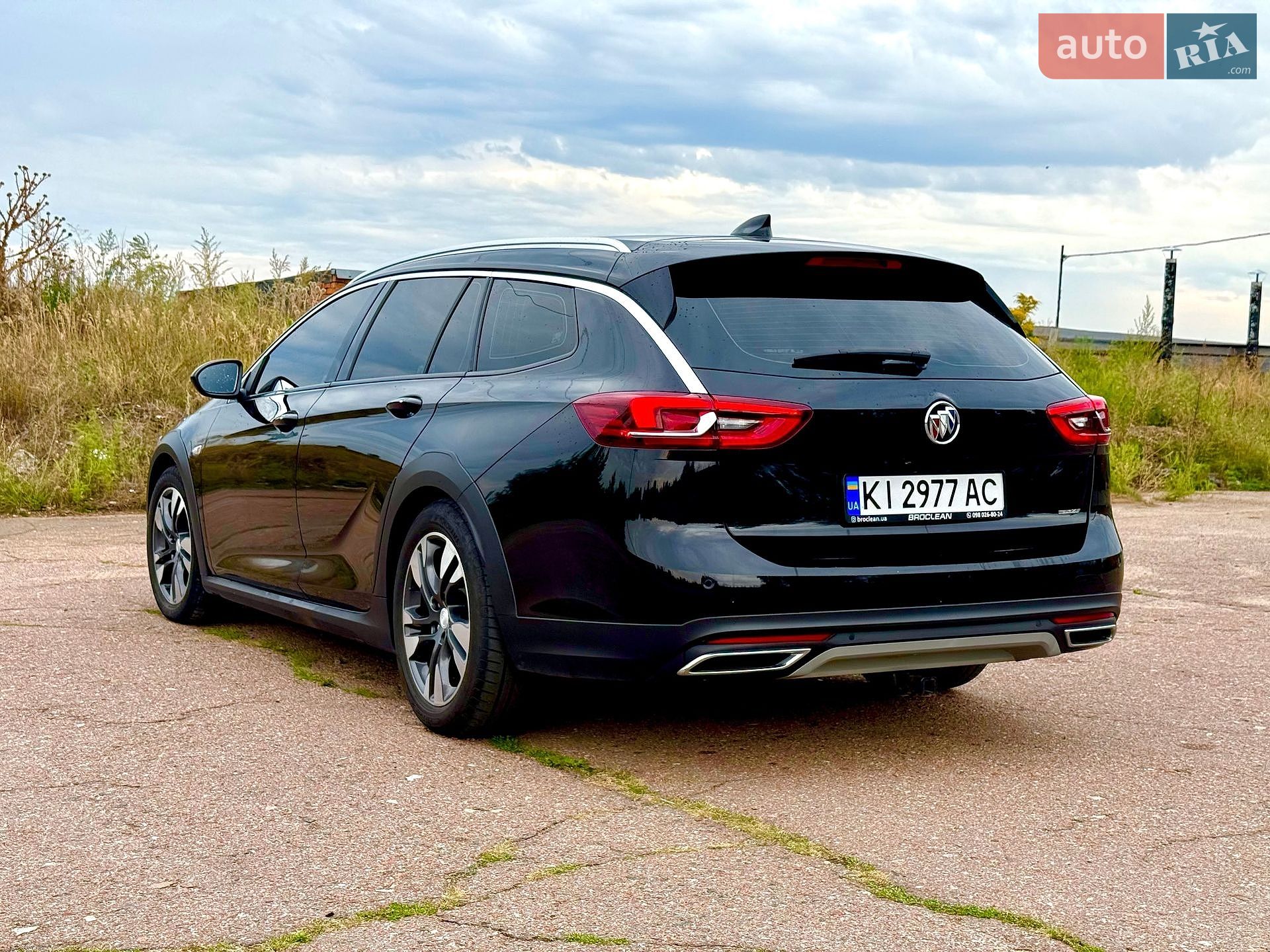 Buick Regal TourX 2018 VIN W04GU8SX6J1117499 фото оголошення 12 з 44