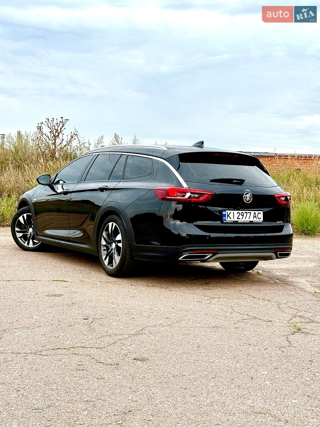 Buick Regal TourX 2018 VIN W04GU8SX6J1117499 фото оголошення 3 з 44