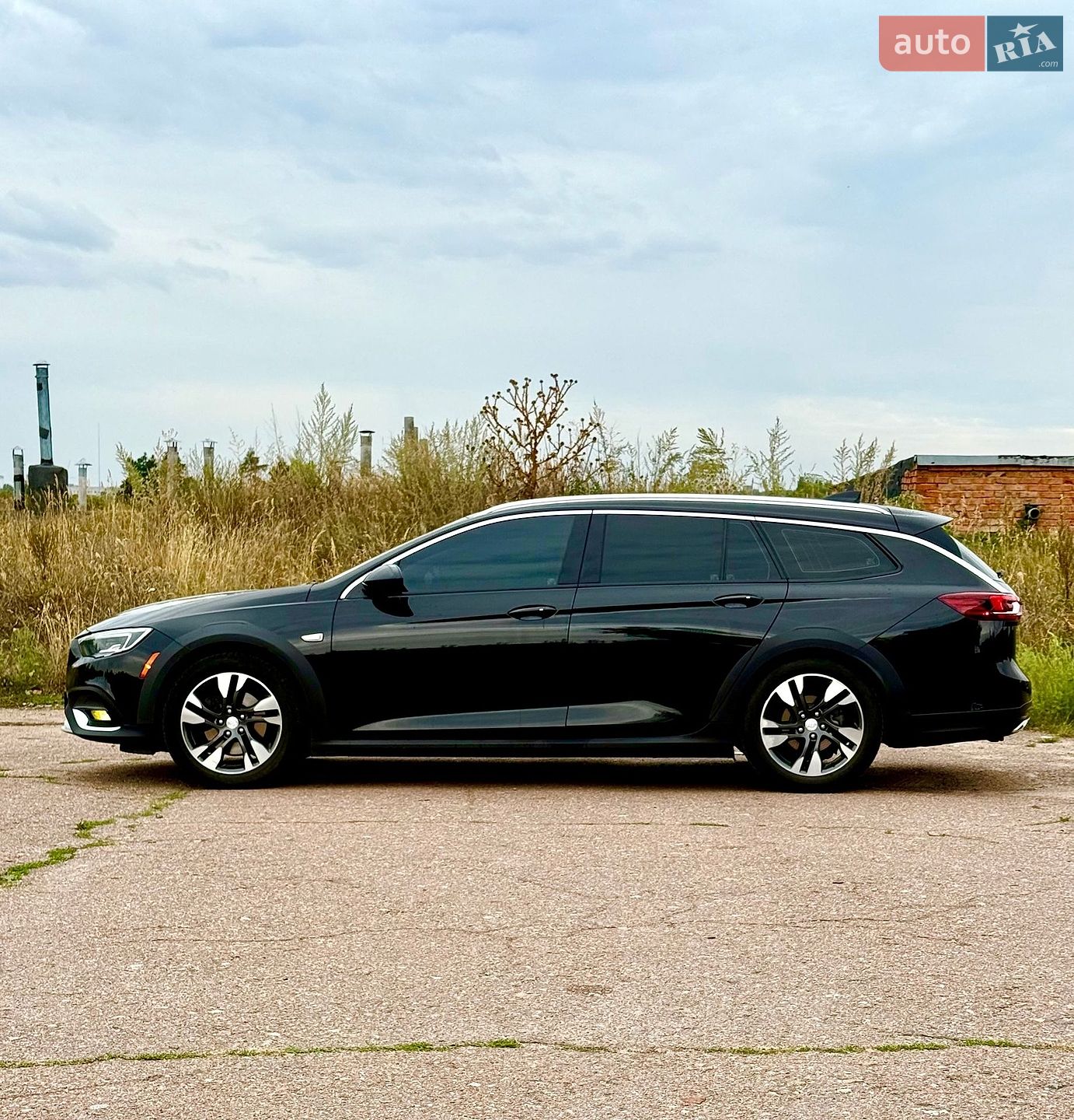 Buick Regal TourX 2018 VIN W04GU8SX6J1117499 фото оголошення 11 з 44