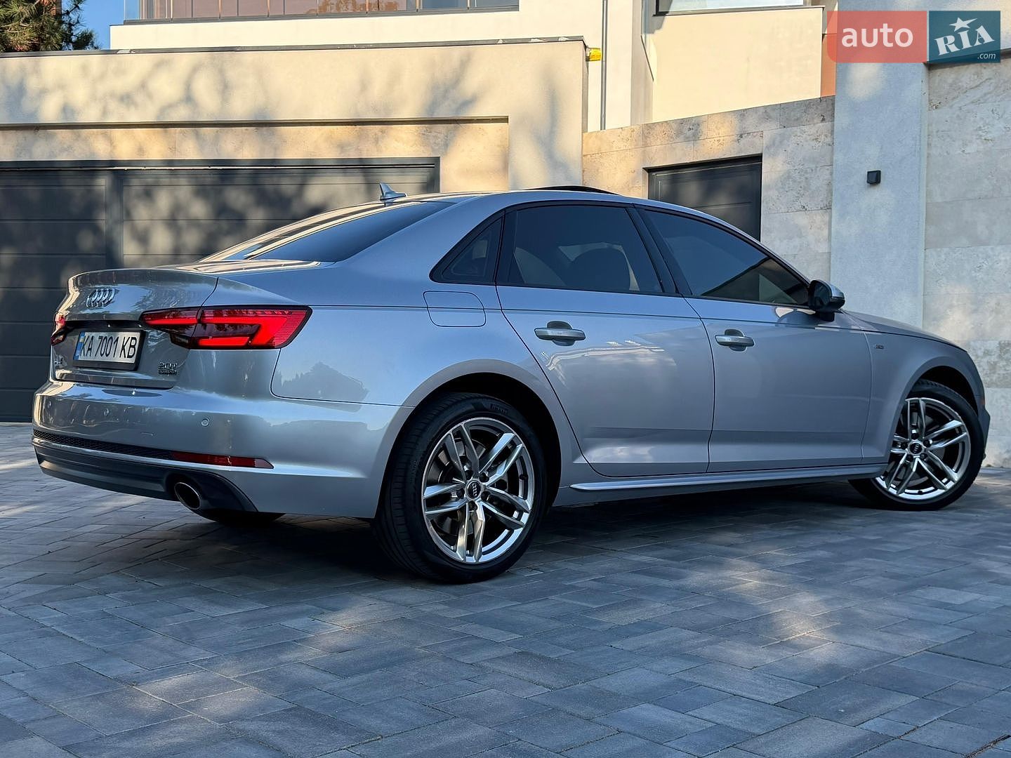 Audi A4 2016 VIN WAUDNAF41HN054759 фото оголошення 12 з 81