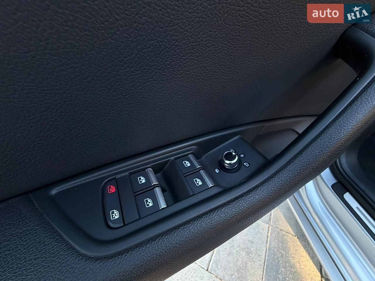 Audi A4 2016 VIN WAUDNAF41HN054759 фото оголошення 31 з 81