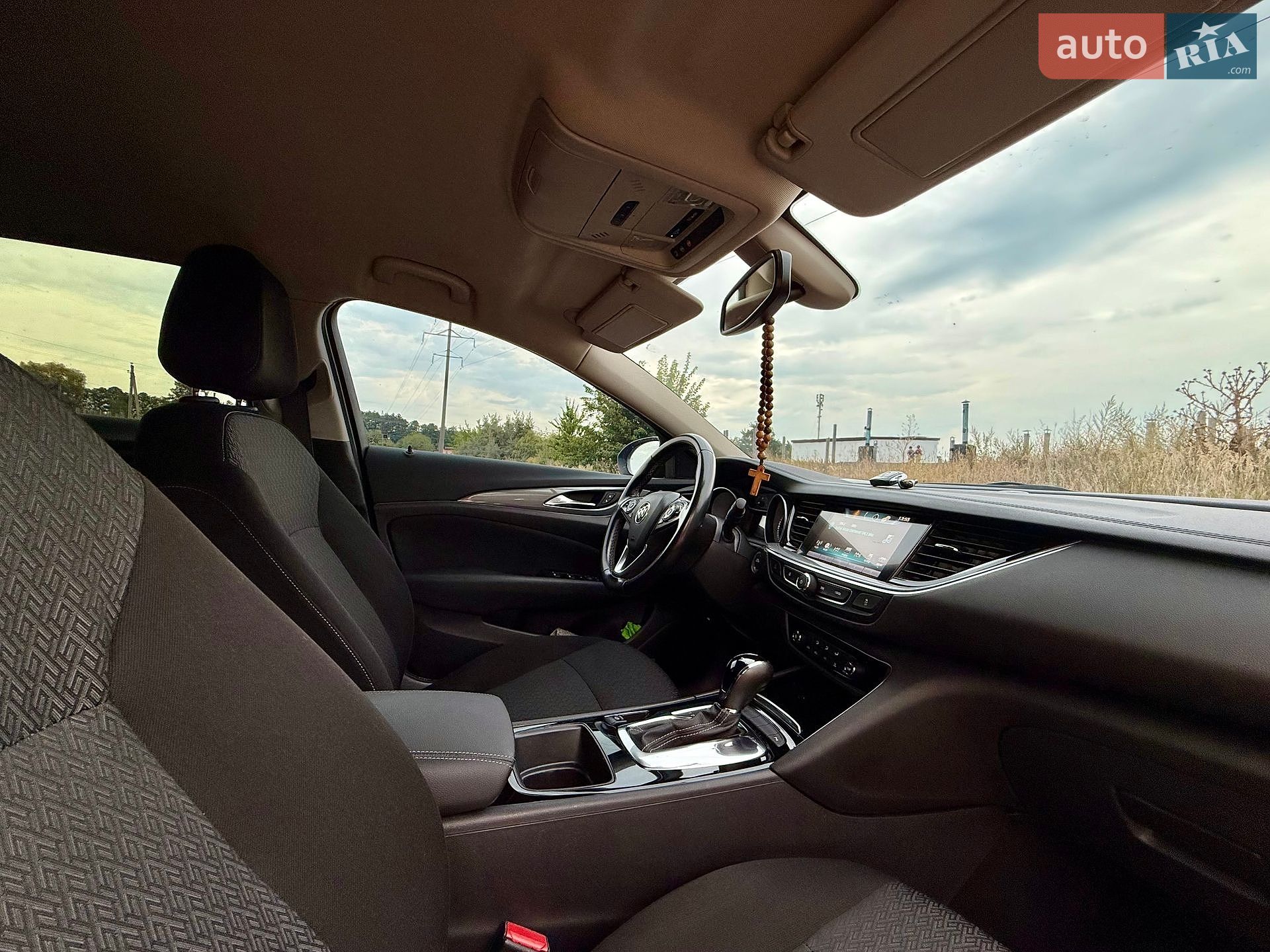 Buick Regal TourX 2018 VIN W04GU8SX6J1117499 фото оголошення 31 з 44