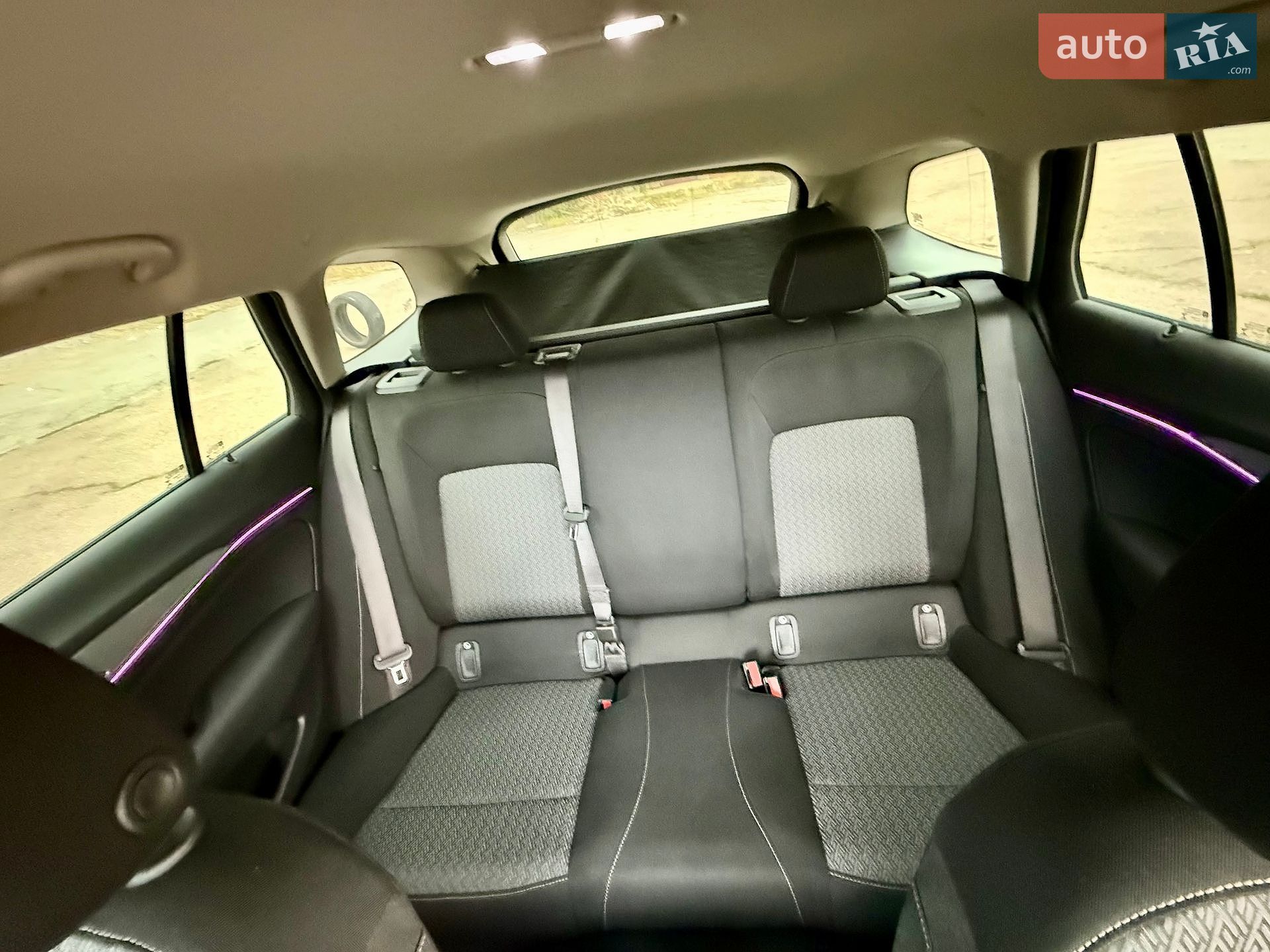 Buick Regal TourX 2018 VIN W04GU8SX6J1117499 фото оголошення 36 з 44