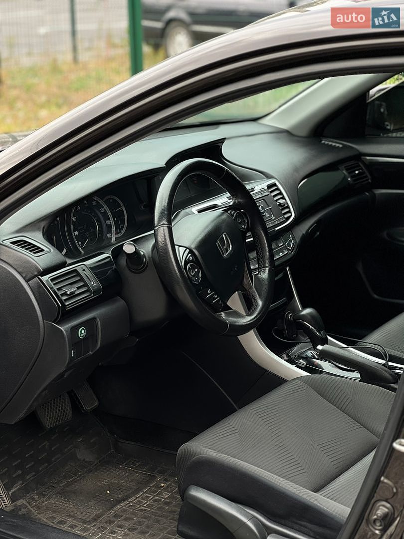 Honda Accord 2016 VIN 1HGCR2F31GA237683 фото оголошення 9 з 14