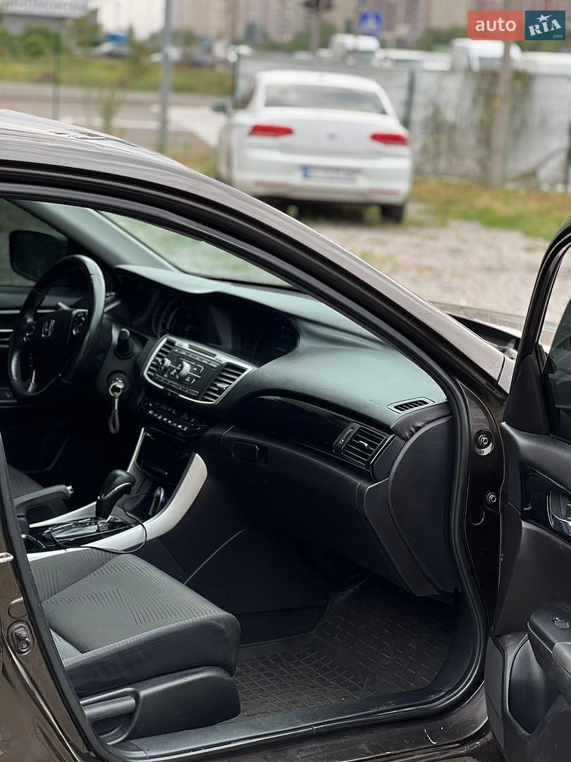 Honda Accord 2016 VIN 1HGCR2F31GA237683 фото оголошення 10 з 14