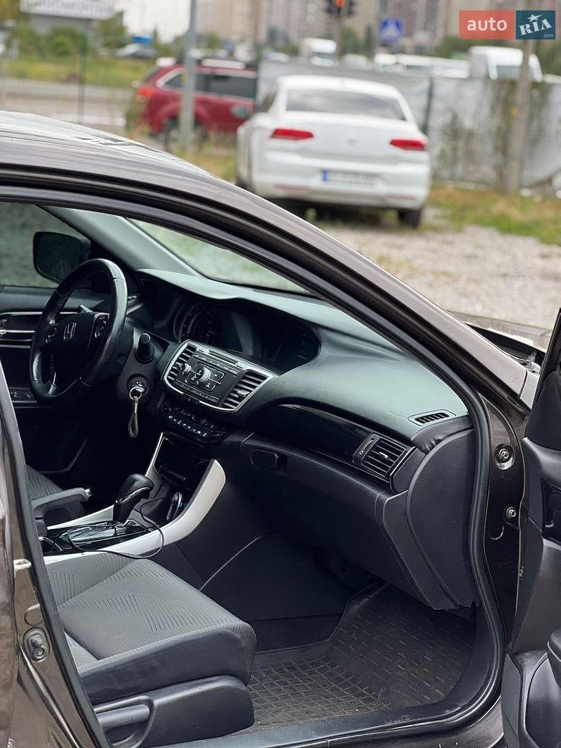 Honda Accord 2016 VIN 1HGCR2F31GA237683 фото оголошення 11 з 14