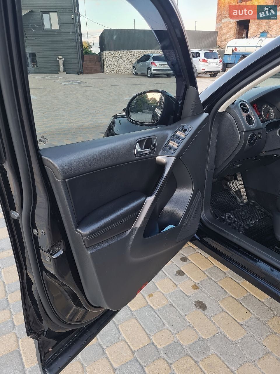 Volkswagen Tiguan 2008 VIN WVGZZZ5NZ9W065408 фото оголошення 7 з 14