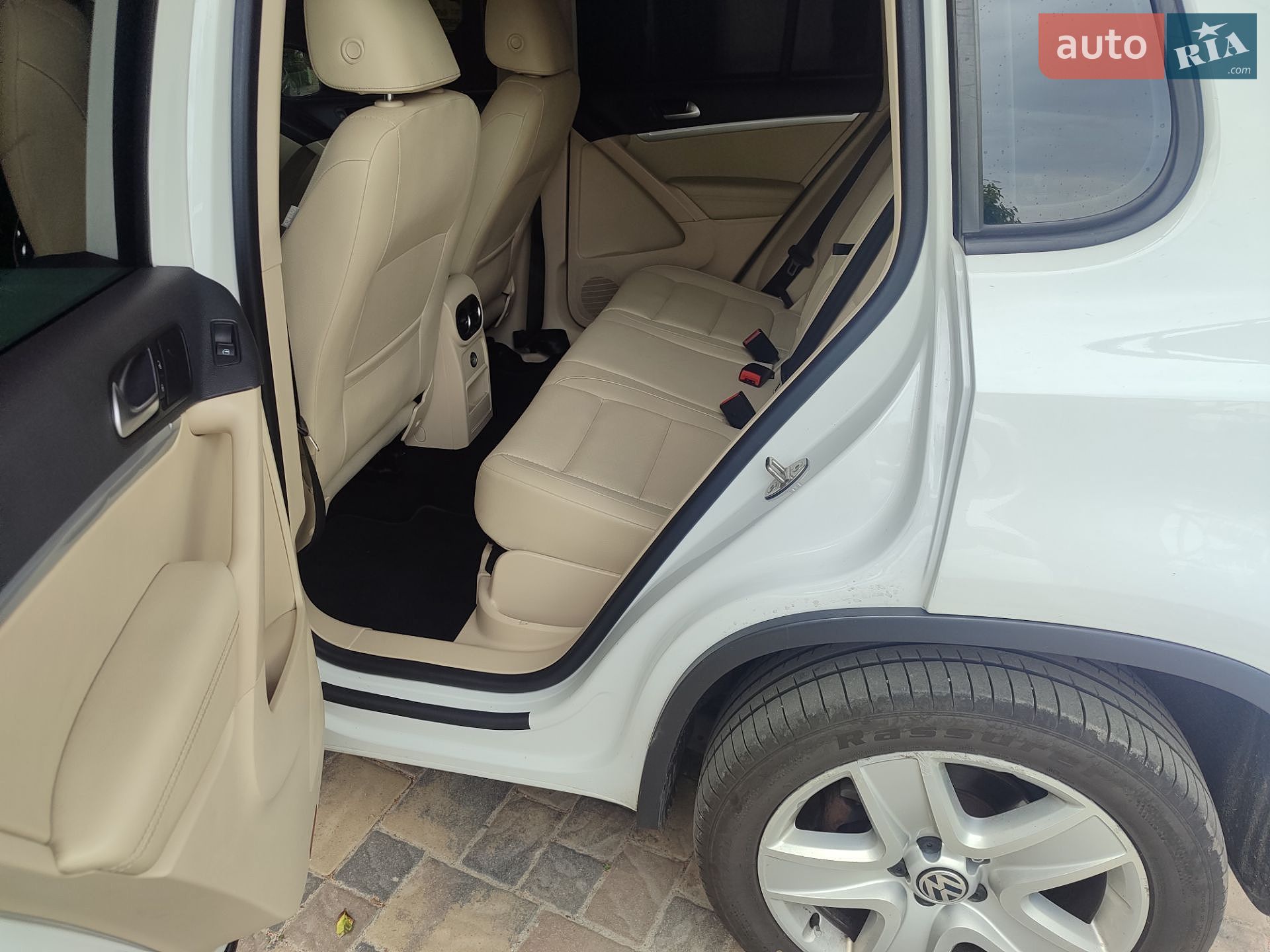 Volkswagen Tiguan 2016 VIN WVGJV7AX9GW581947 фото оголошення 13 з 17