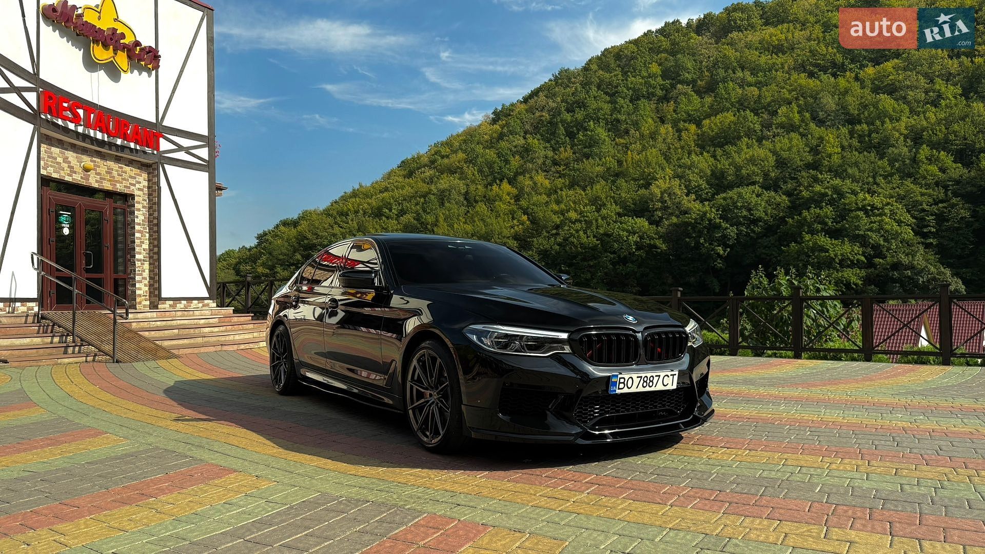 BMW 5 Series 2018 VIN WBAJA7C5XKG910246 фото оголошення 2 з 25