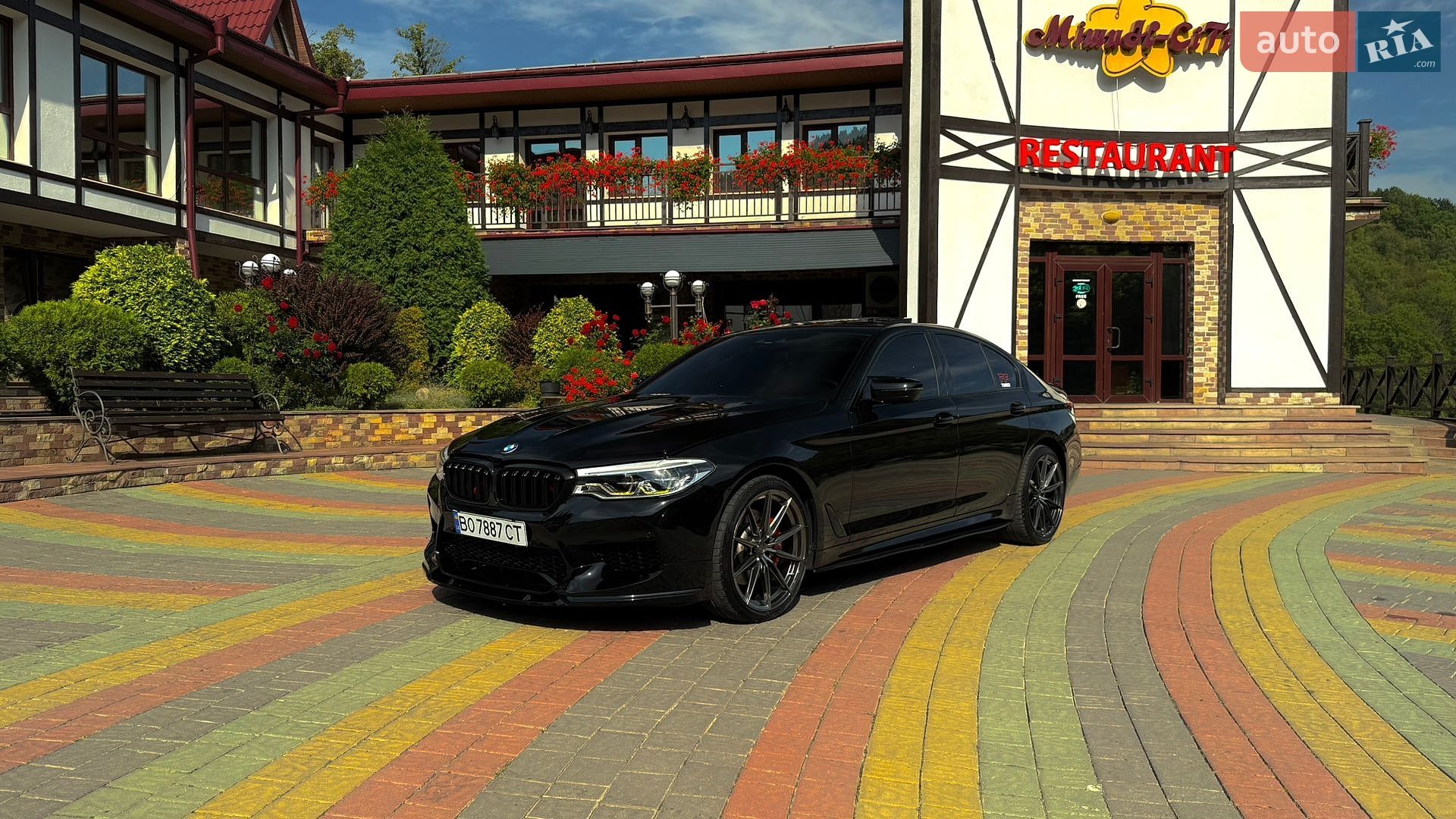 BMW 5 Series 2018 VIN WBAJA7C5XKG910246 фото оголошення 3 з 25