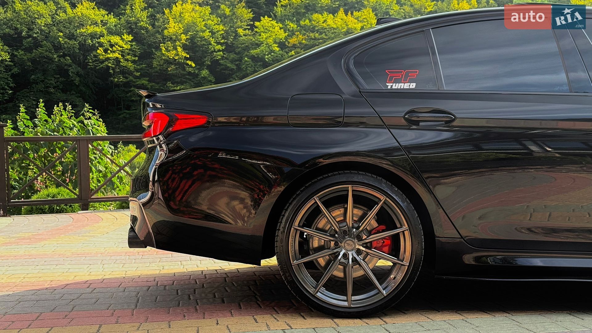 BMW 5 Series 2018 VIN WBAJA7C5XKG910246 фото оголошення 5 з 25