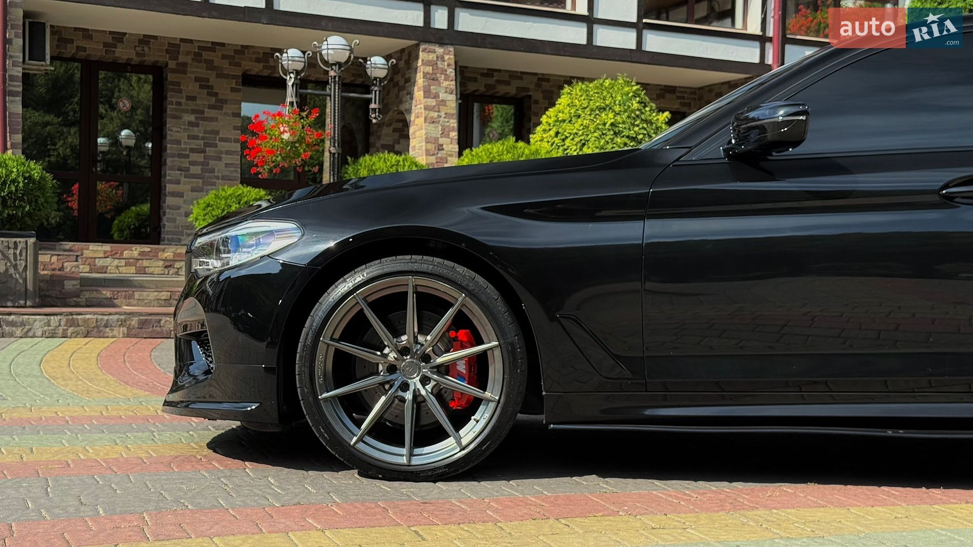 BMW 5 Series 2018 VIN WBAJA7C5XKG910246 фото оголошення 6 з 25
