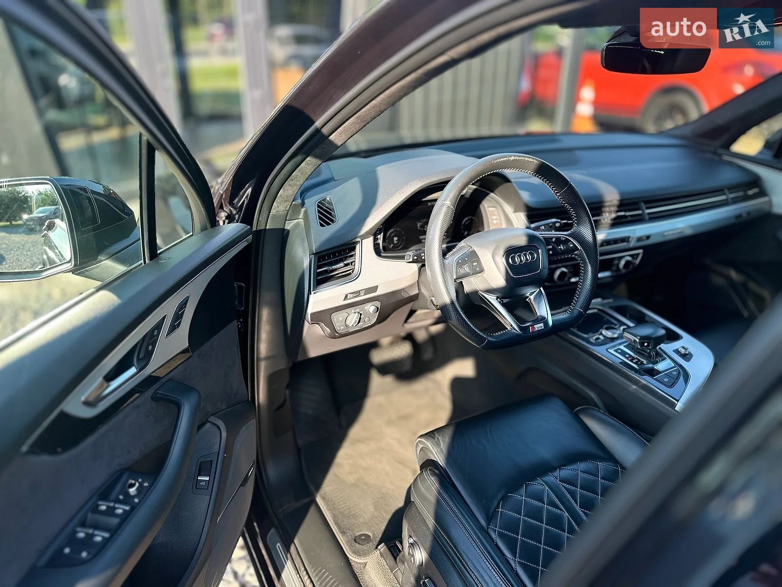 Audi Q7 2018 VIN WAUZZZ4M7JD052263 фото оголошення 4 з 22