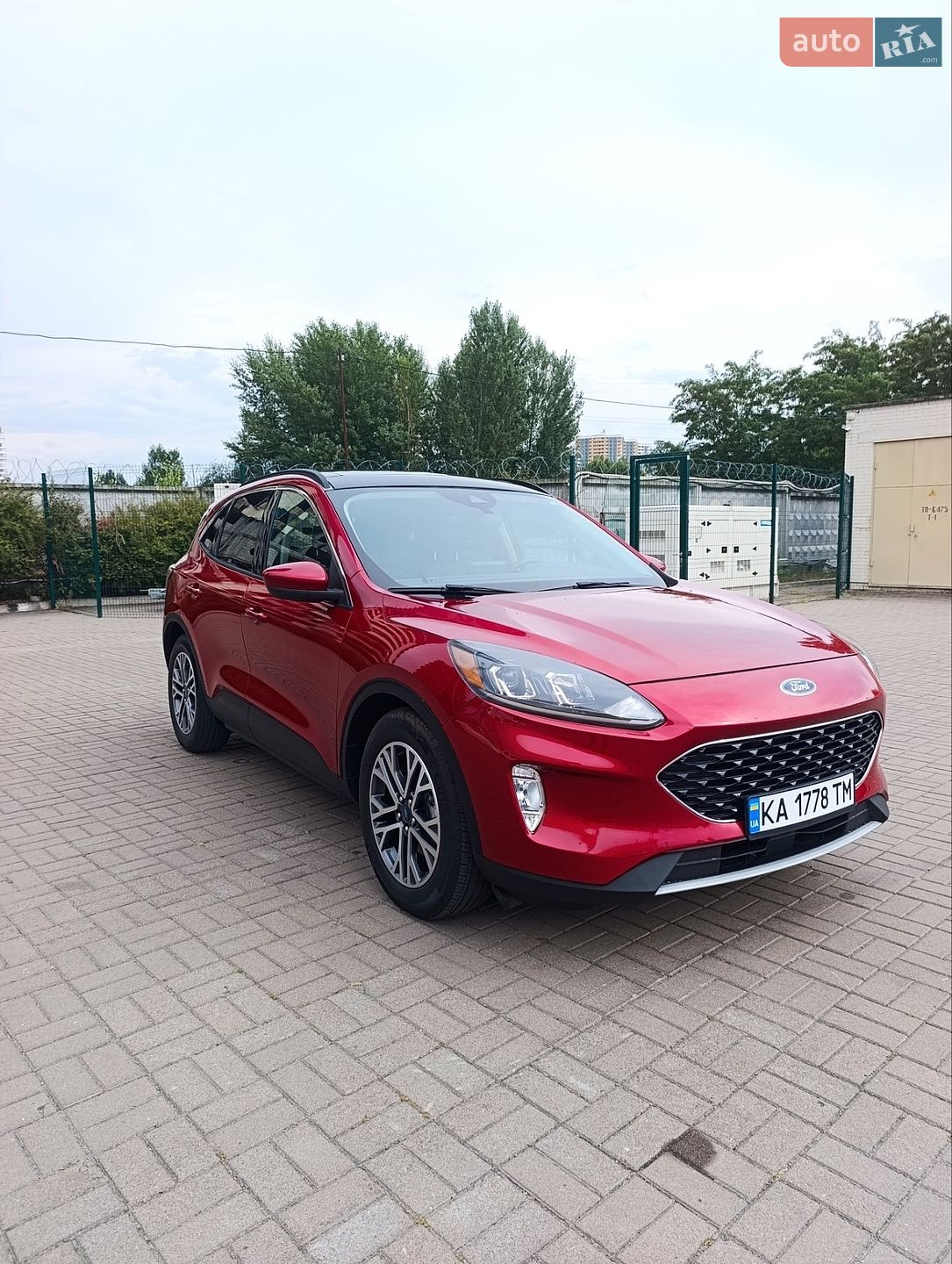 Ford Escape 2020 VIN 1FMCU0H60LUC22461 фото оголошення 4 з 35