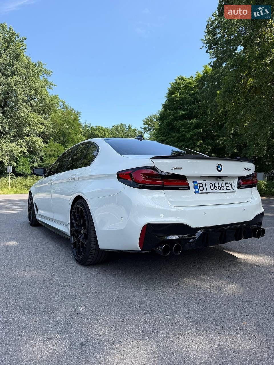BMW 5 Series 2018 VIN WBAJE7C52KWW07553 фото оголошення 9 з 56