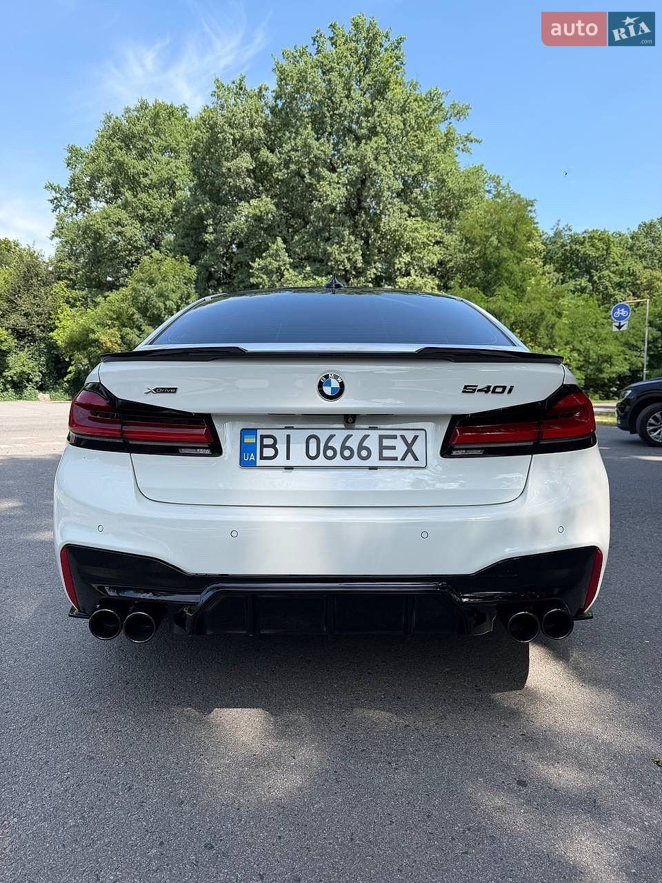 BMW 5 Series 2018 VIN WBAJE7C52KWW07553 фото оголошення 13 з 56