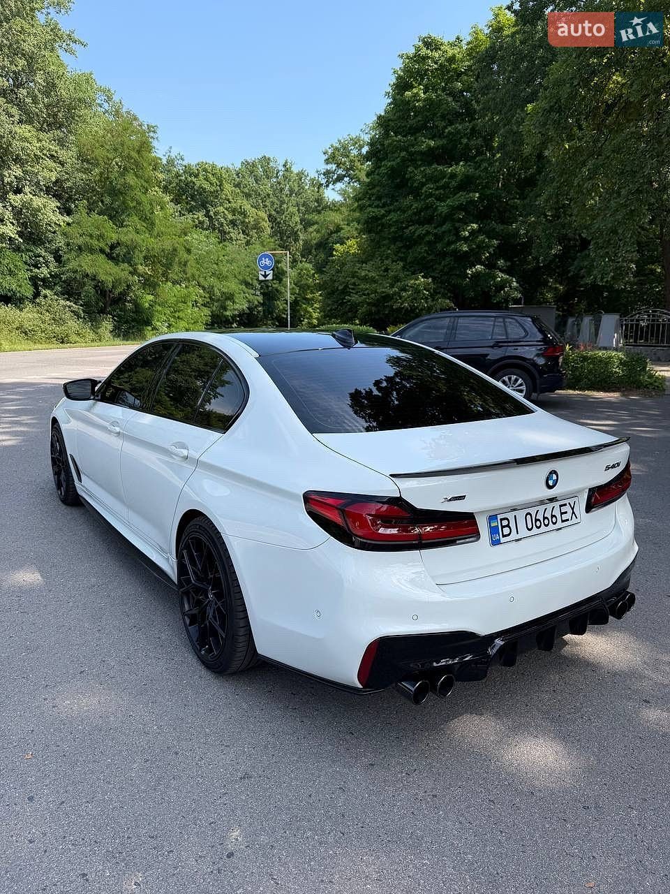 BMW 5 Series 2018 VIN WBAJE7C52KWW07553 фото оголошення 8 з 56