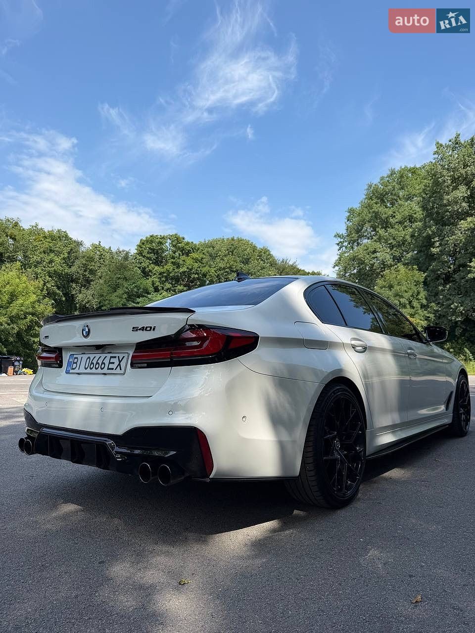 BMW 5 Series 2018 VIN WBAJE7C52KWW07553 фото оголошення 14 з 56