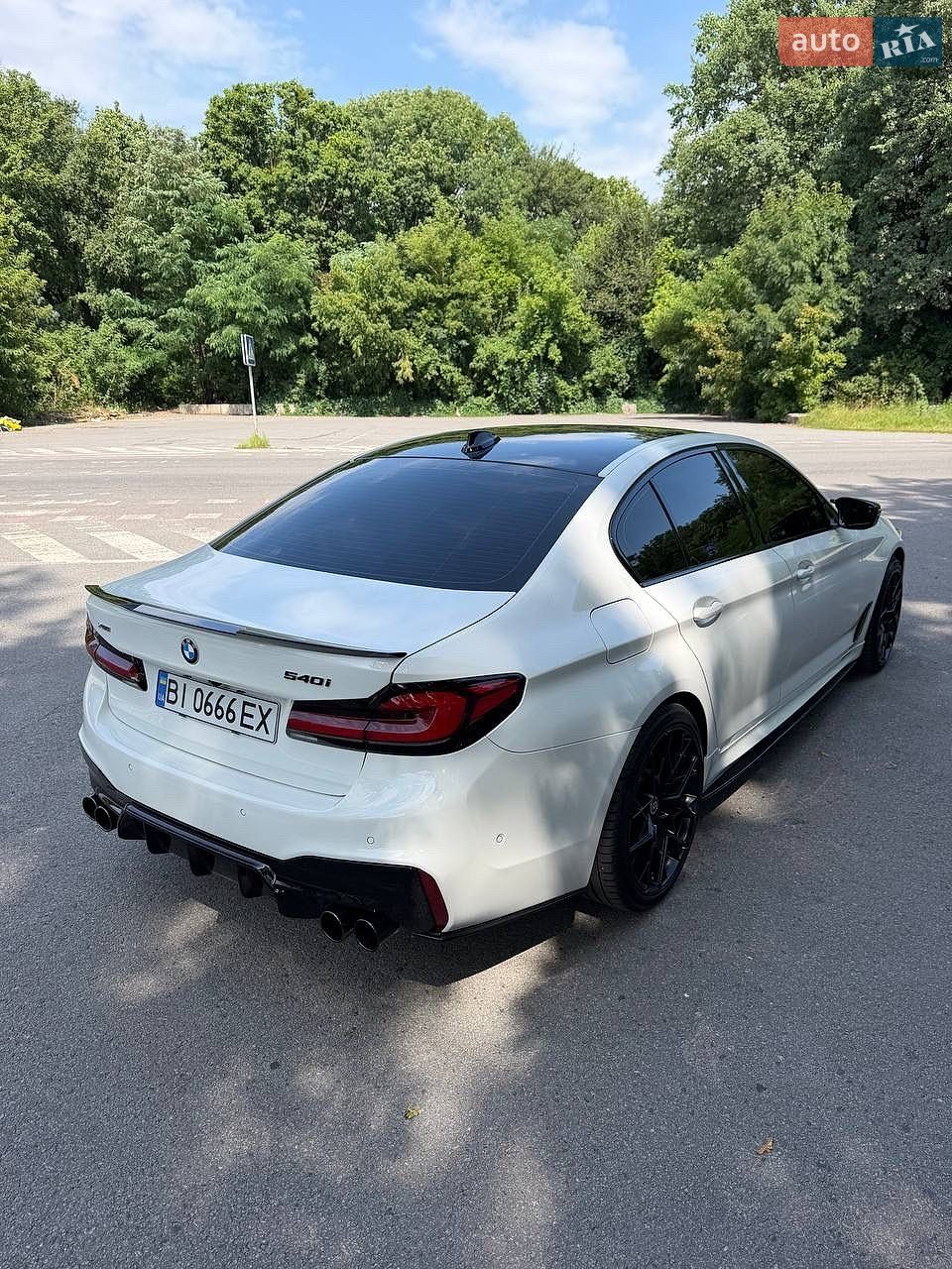 BMW 5 Series 2018 VIN WBAJE7C52KWW07553 фото оголошення 15 з 56