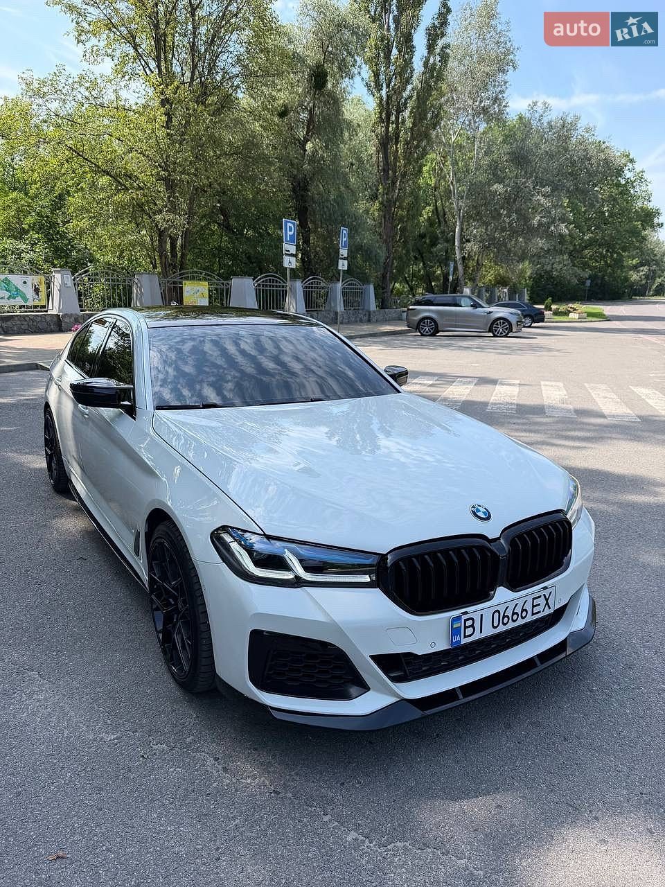 BMW 5 Series 2018 VIN WBAJE7C52KWW07553 фото оголошення 18 з 56