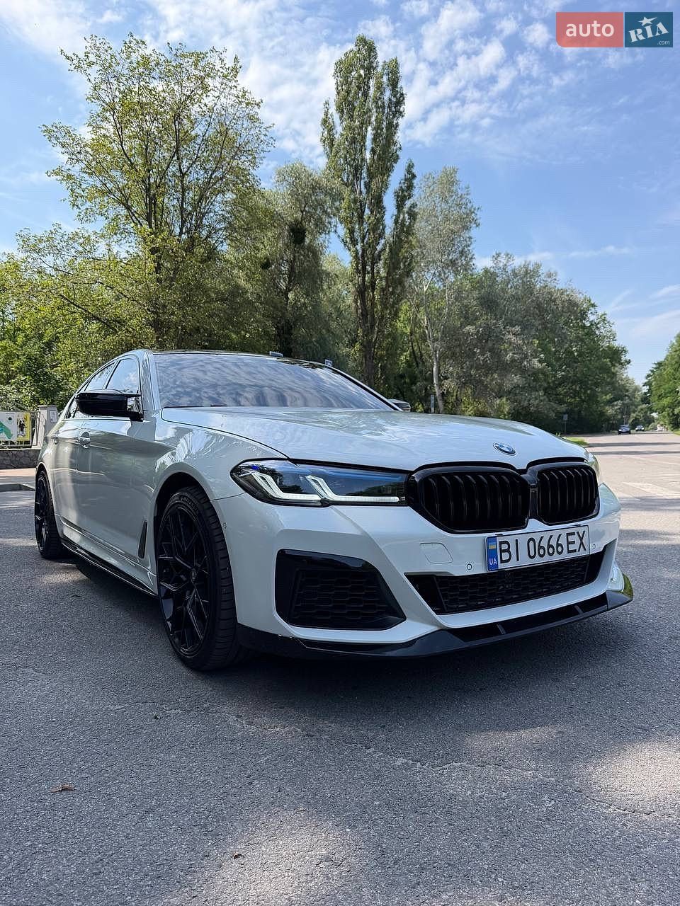 BMW 5 Series 2018 VIN WBAJE7C52KWW07553 фото оголошення 20 з 56