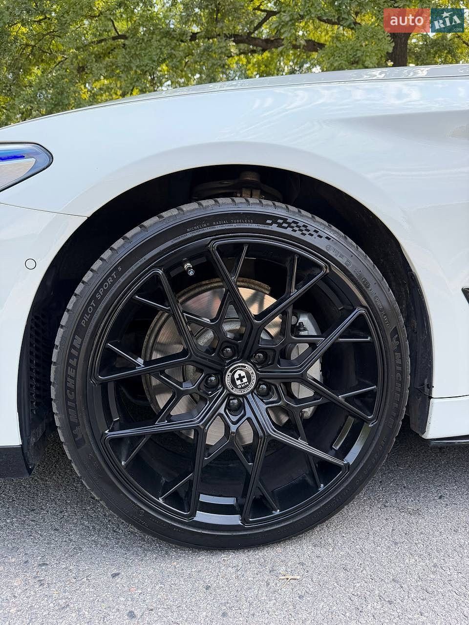BMW 5 Series 2018 VIN WBAJE7C52KWW07553 фото оголошення 26 з 56