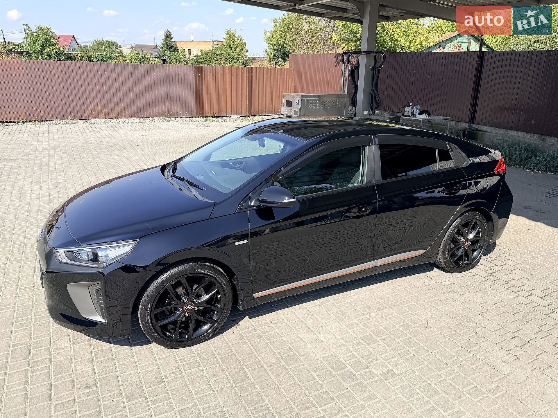 Hyundai Ioniq 2017 VIN KMHC85LH4HU011412 фото оголошення 3 з 67