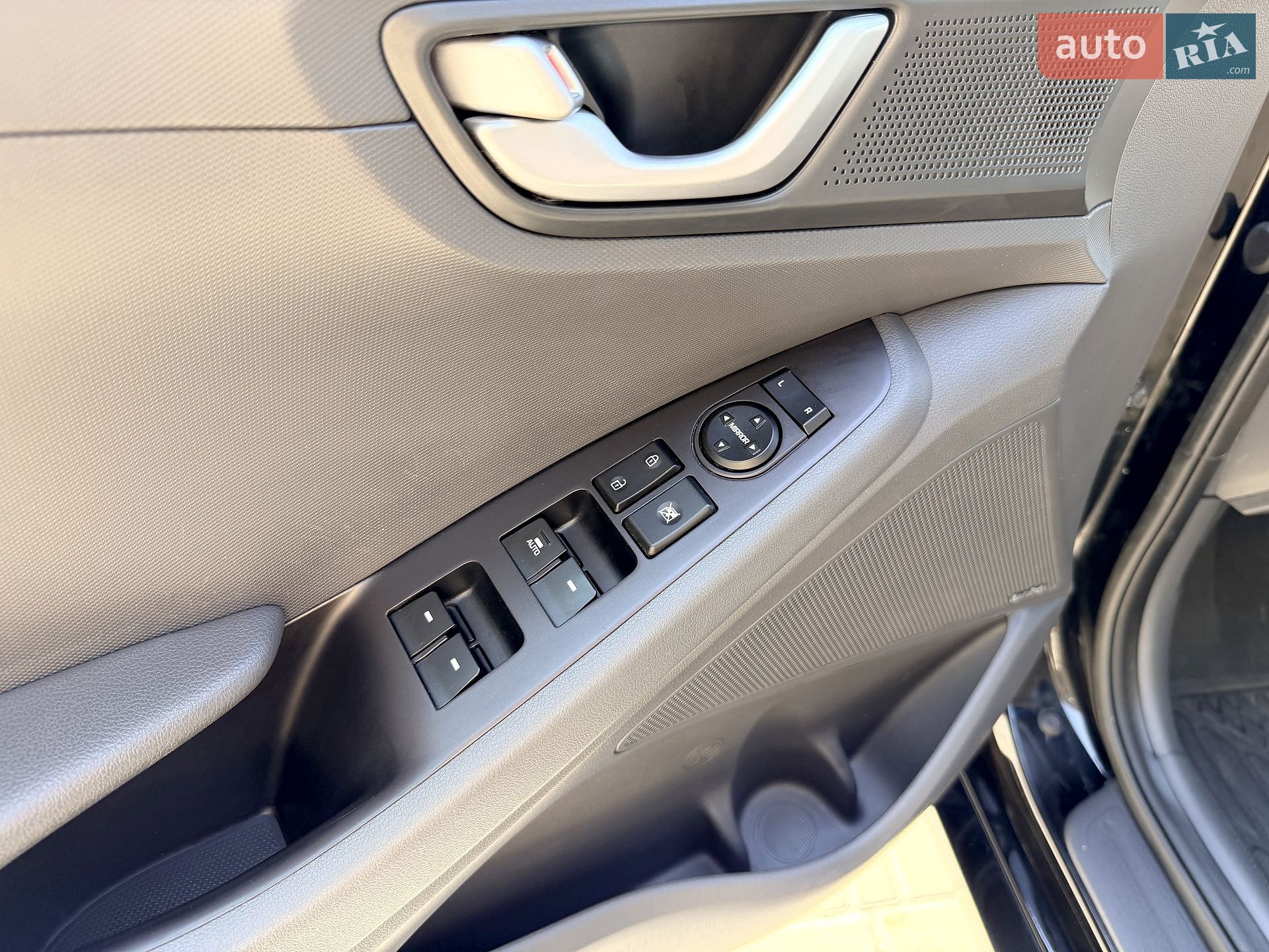 Hyundai Ioniq 2017 VIN KMHC85LH4HU011412 фото оголошення 31 з 67